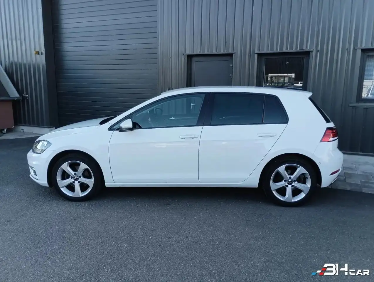 Volkswagen Golf Standard Model — photo 2