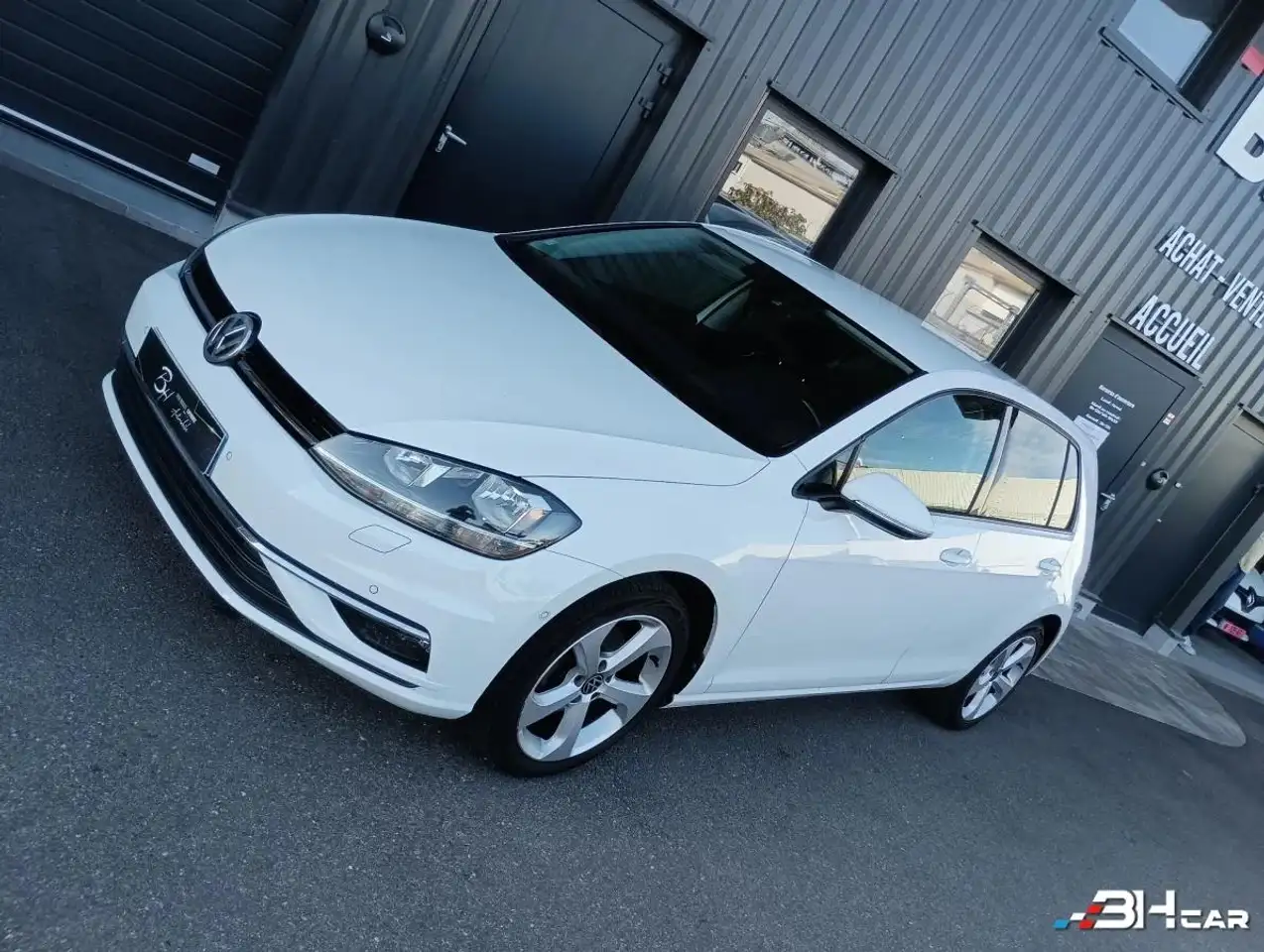 Volkswagen Golf Standard Model — photo 9