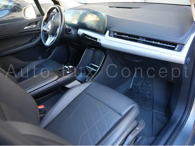 BMW 2 Series view 6