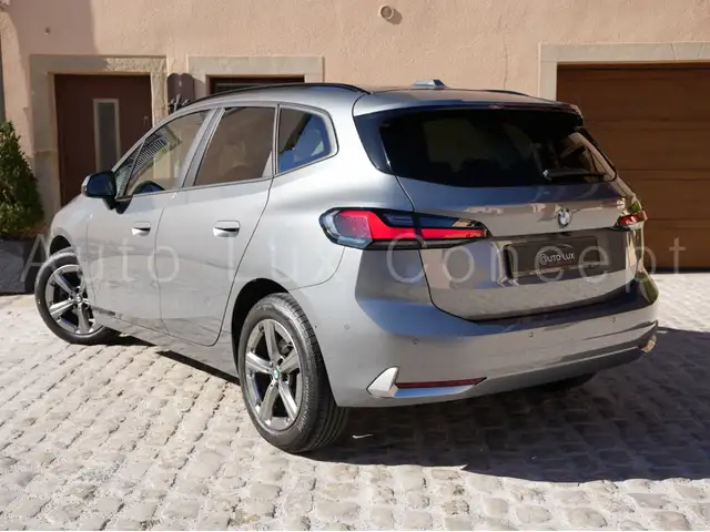BMW 2 Series view 4