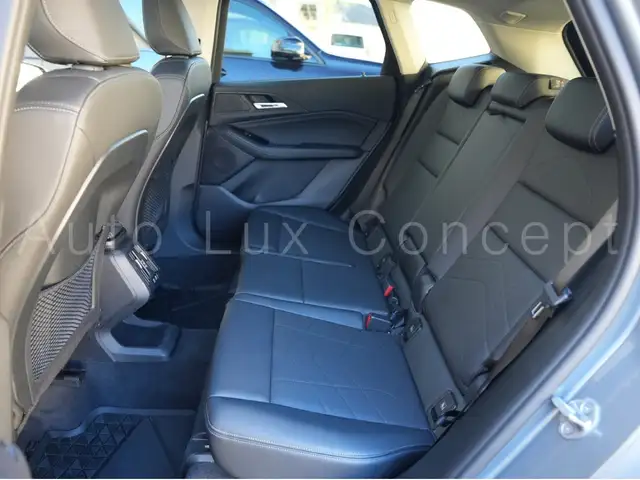 BMW 2 Series view 9
