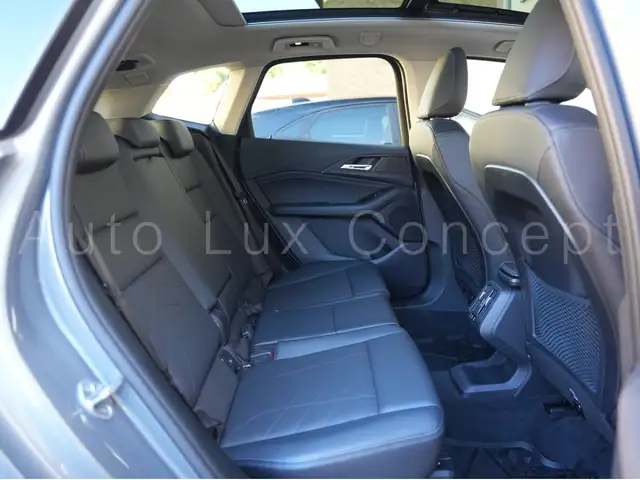 BMW 2 Series view 10