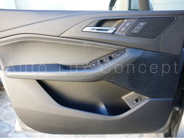 BMW 2 Series view 13