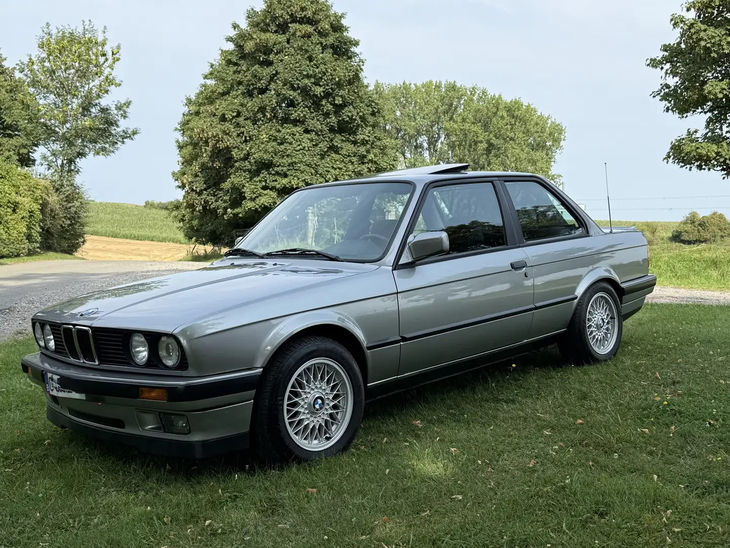 BMW 320 Shadow Line - 1