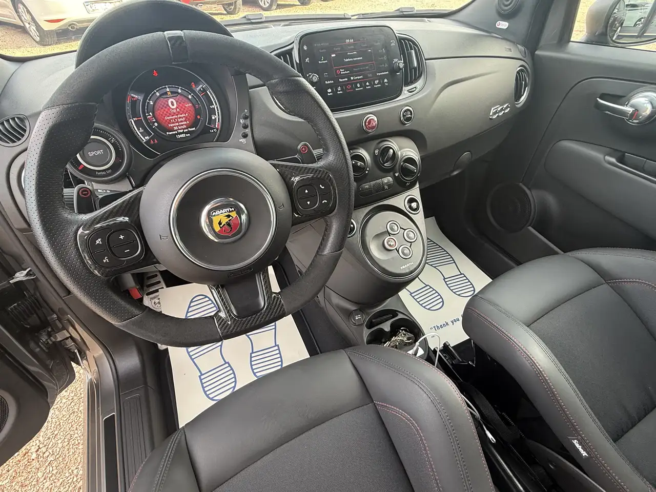 Abarth 695 2023 — фото 14
