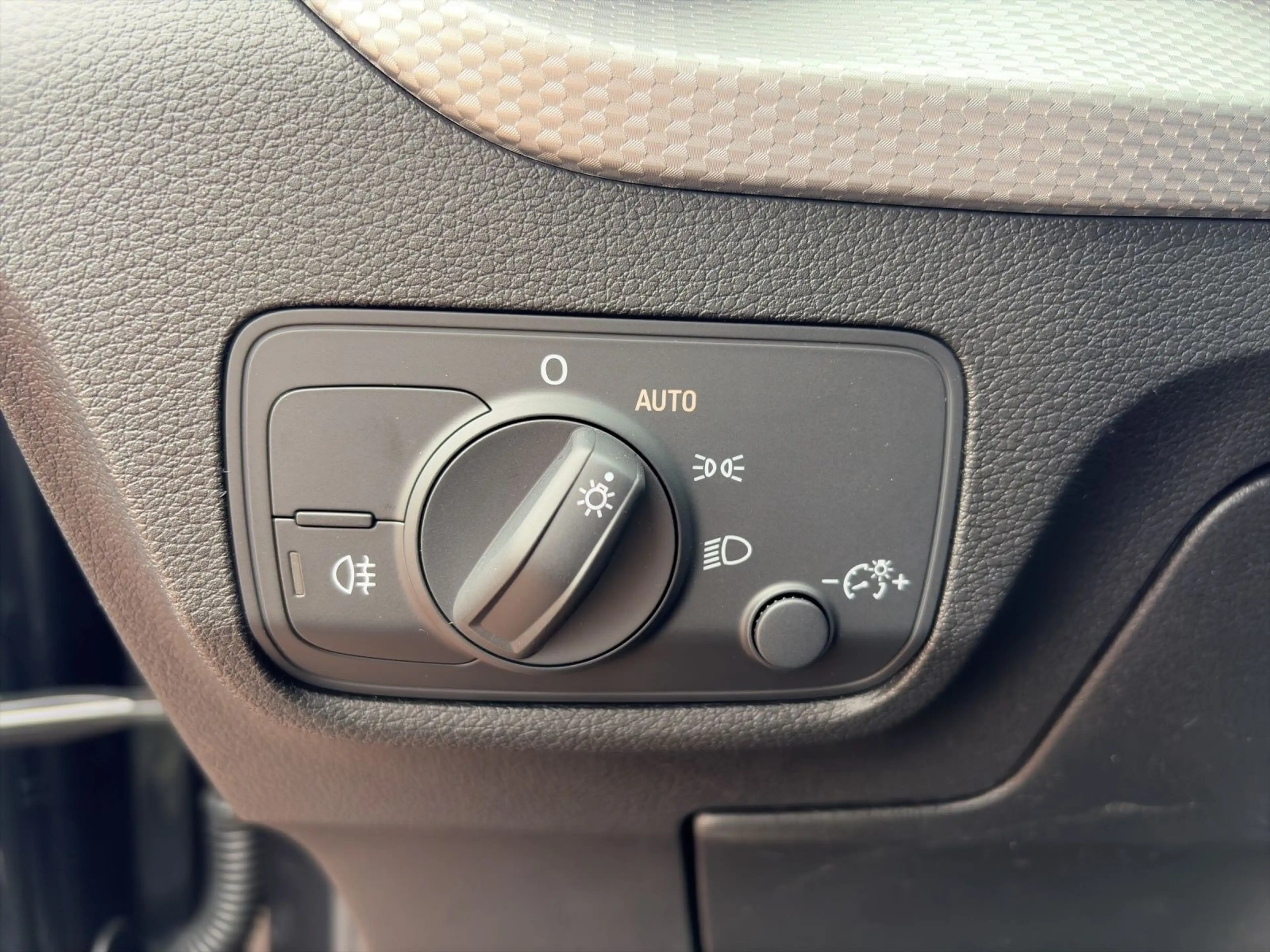 Audi Q2 35 TFSI S-Tronic CARPLAY+KAMERA+GRA+LED+ — photo 13