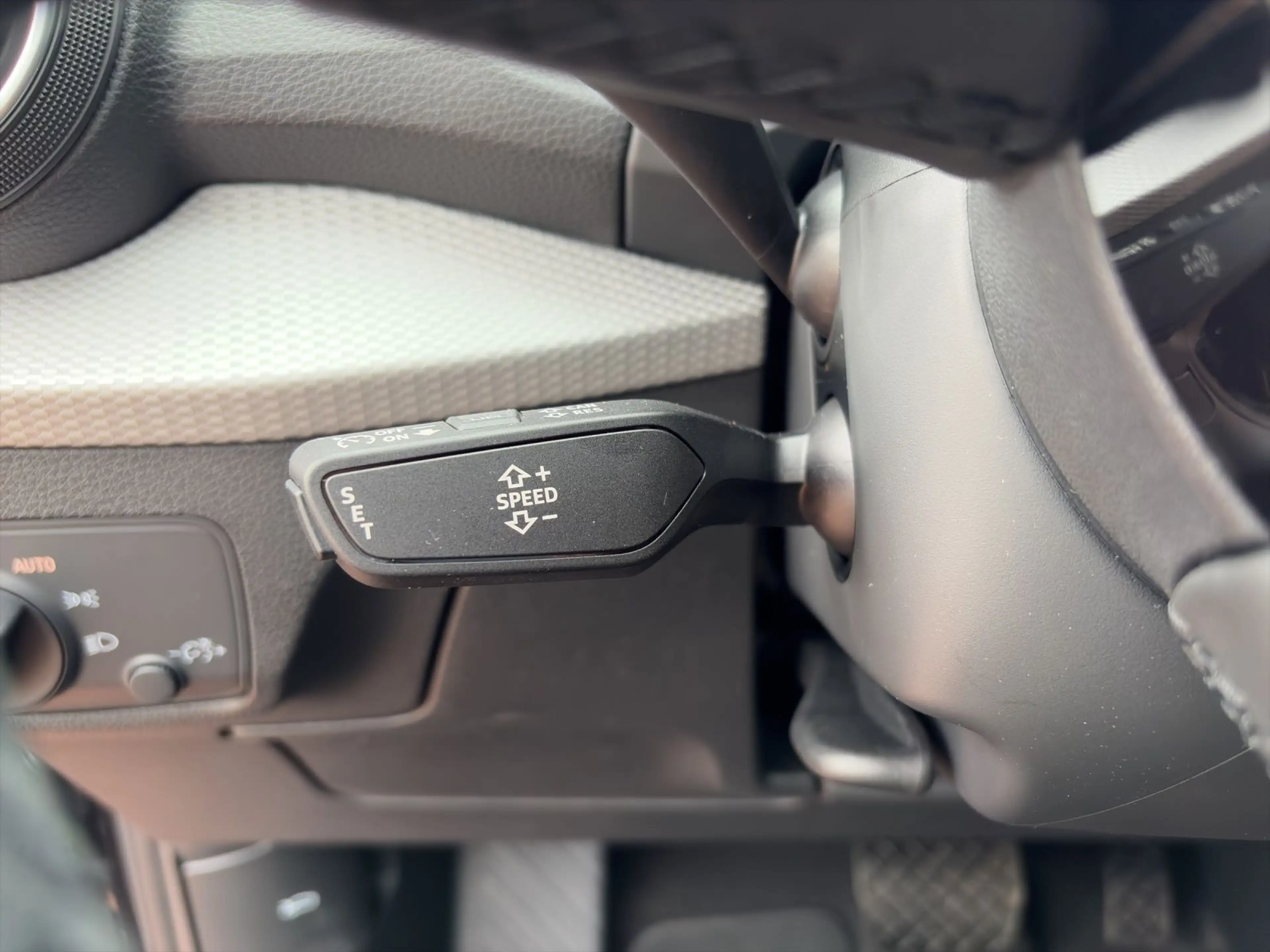 Audi Q2 35 TFSI S-Tronic CARPLAY+KAMERA+GRA+LED+ — photo 21