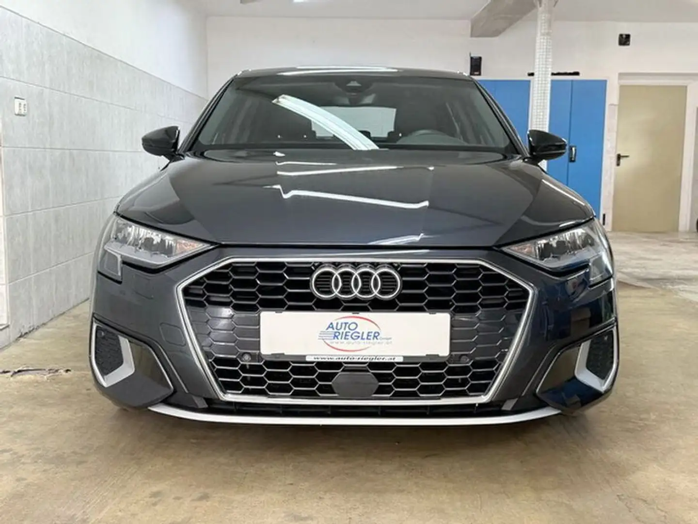 Audi A3 30 TDI advanced ''LED-Navi-Virtual-Leder-Sitzh' Grau - 2