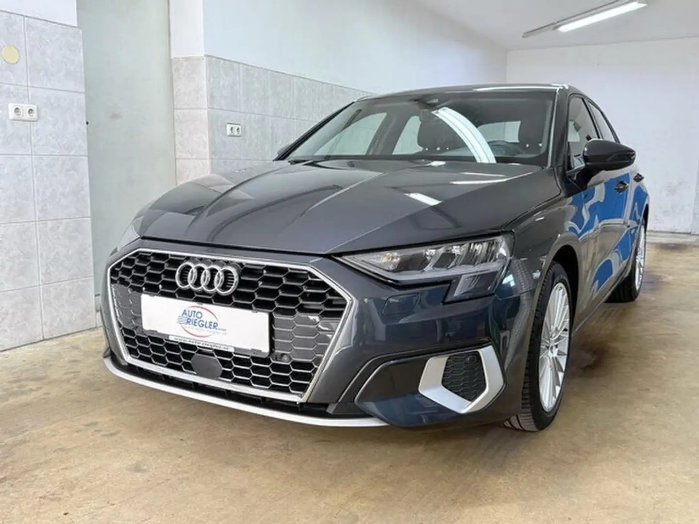 Audi A3 30 TDI advanced ''LED-Navi-Virtual-Leder-Sitzh' Grau - 1