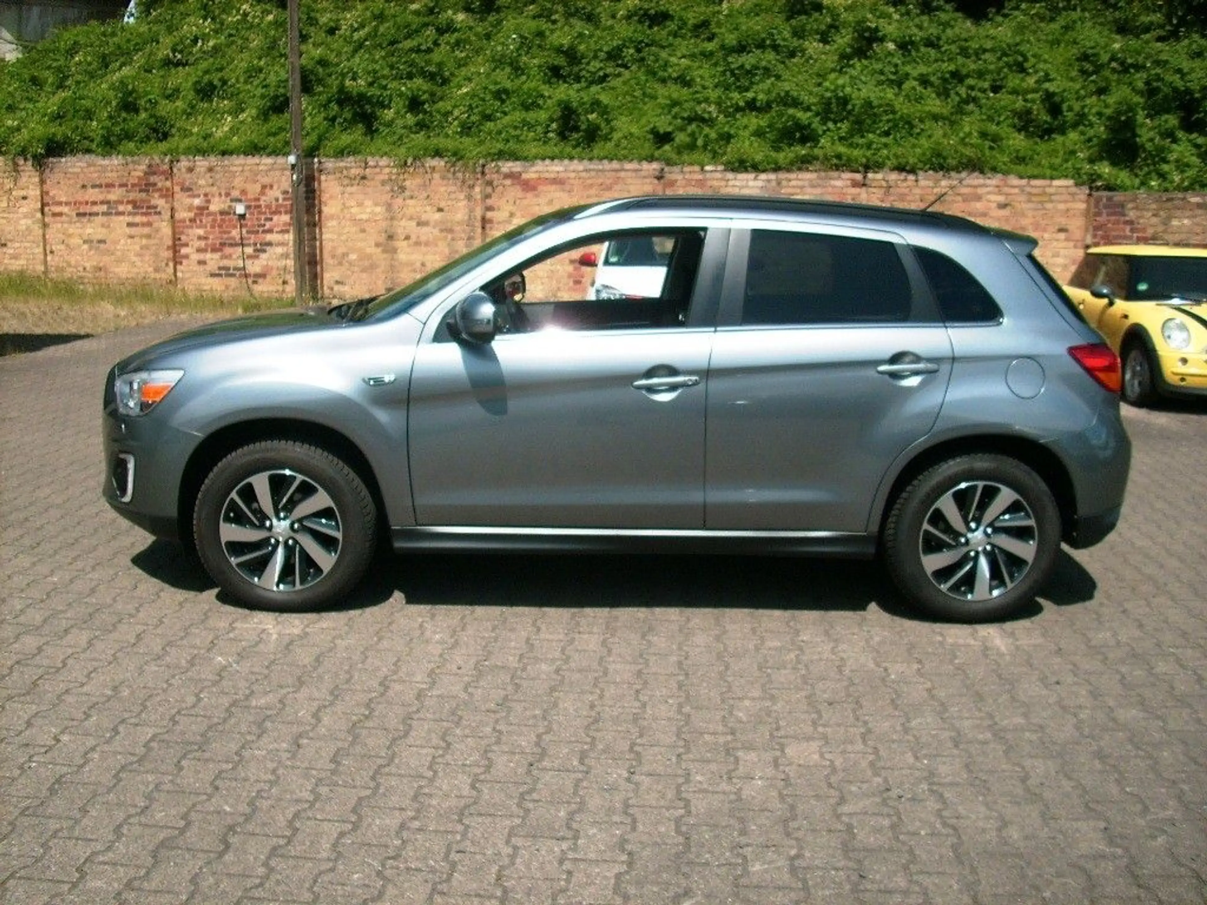 Mitsubishi ASX 2.2 DI-D 4WD Top, Automatik, AC, Leder, Navi — photo 3