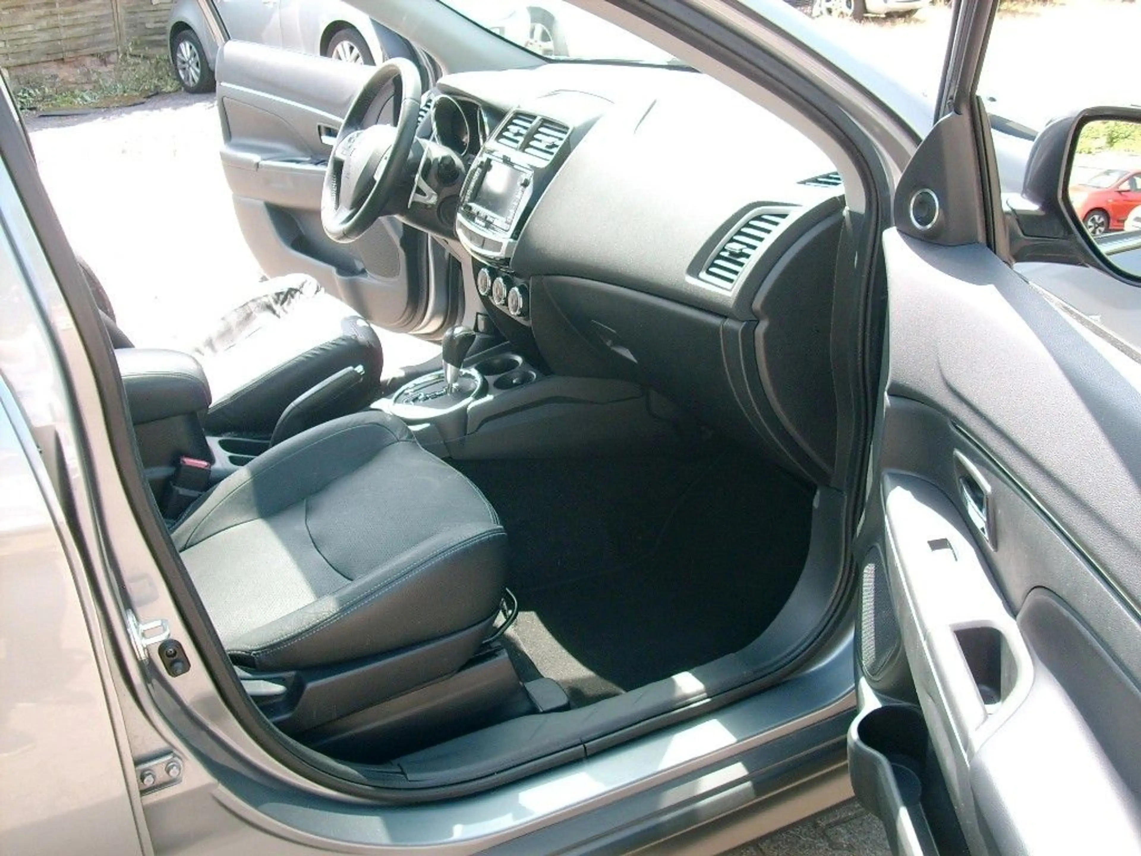 Mitsubishi ASX 2.2 DI-D 4WD Top, Automatik, AC, Leder, Navi — photo 10