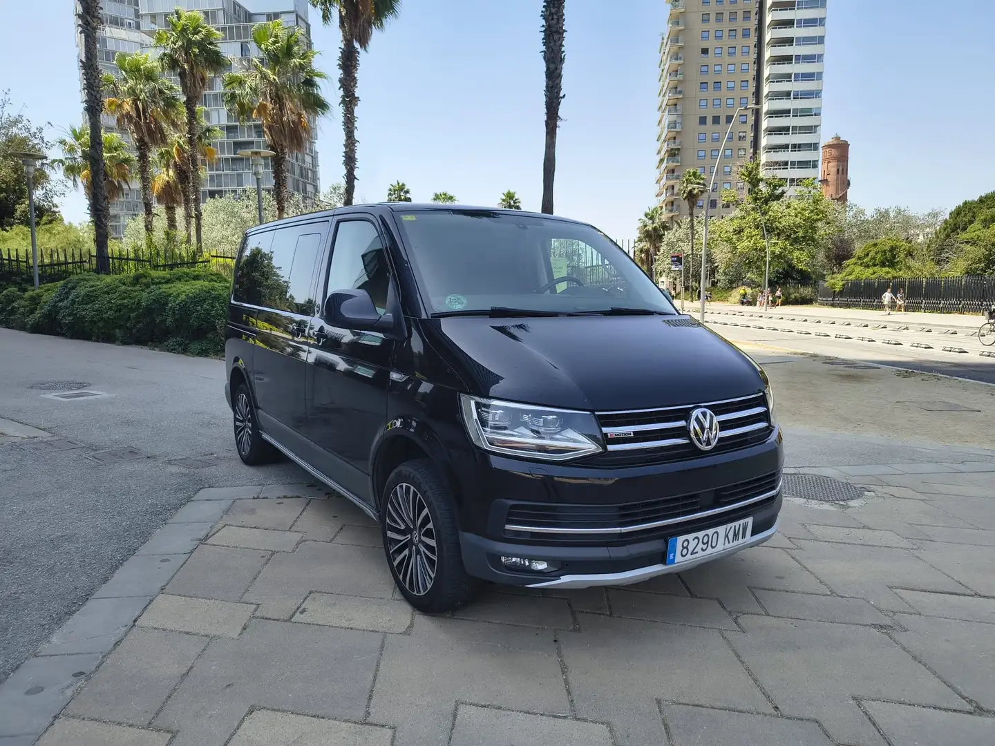 Volkswagen T6 Multivan 2.0 TSI BMT Outdoor PanAmericana 4M DSG 150kW Zwart - 2
