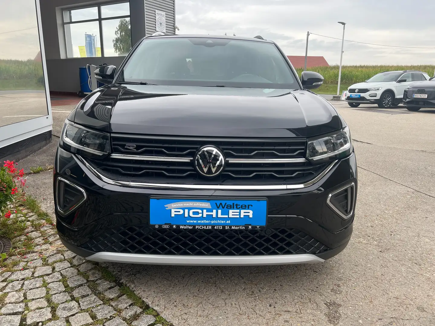 Volkswagen T-Cross R-Line TSI DSG Schwarz - 2