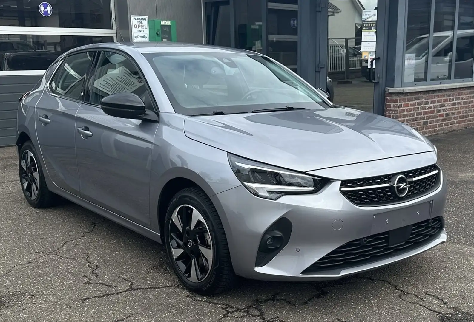 Opel Corsa F ELEKTRISCH 5Drs Elegance Edition+… AUTOMAAT Gris - 1