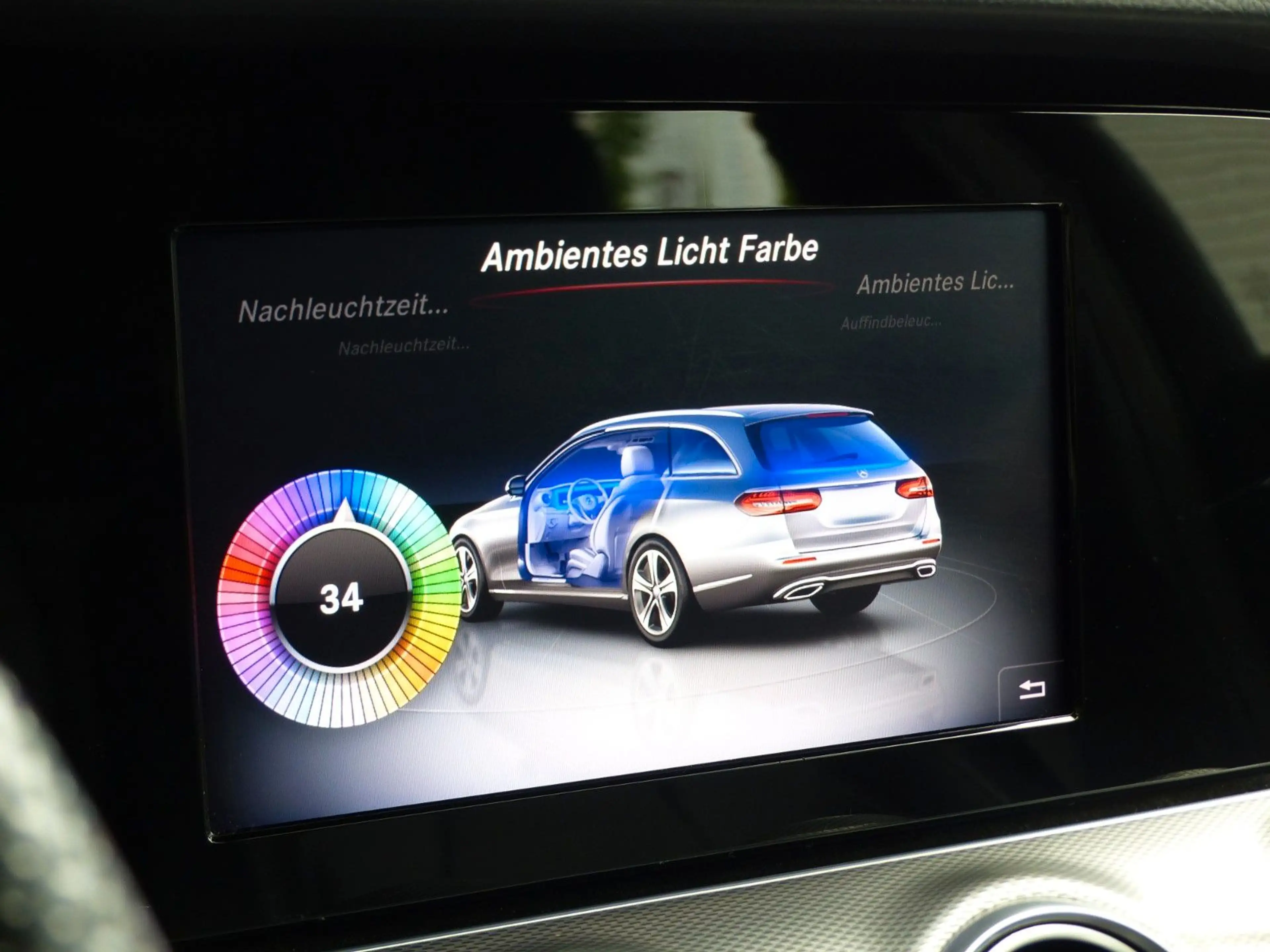 Mercedes-Benz E 220 E220d T Exclusive Navi LED Shz Ambiente Kamera — photo 15