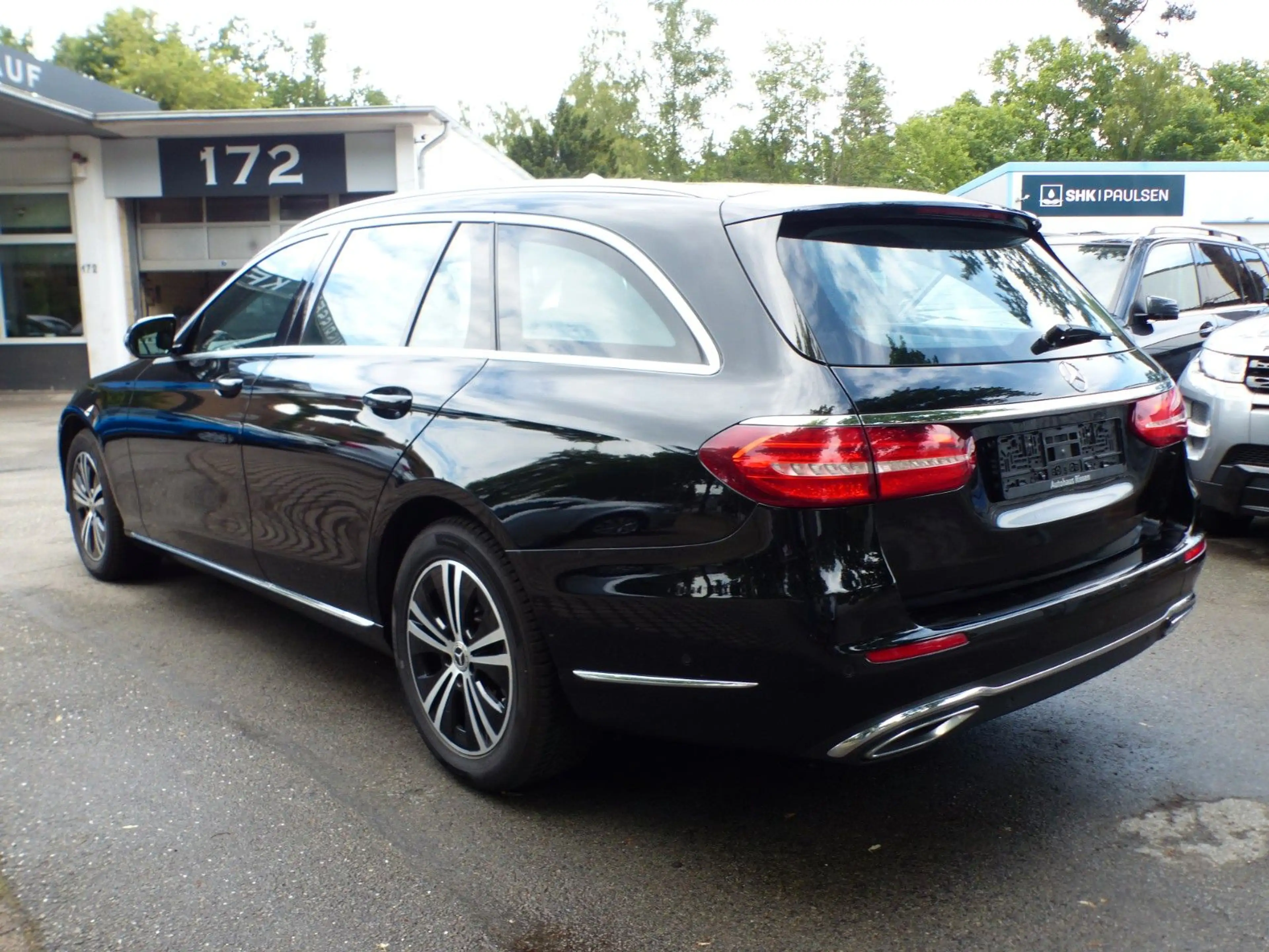 Mercedes-Benz E 220 E220d T Exclusive Navi LED Shz Ambiente Kamera — photo 6