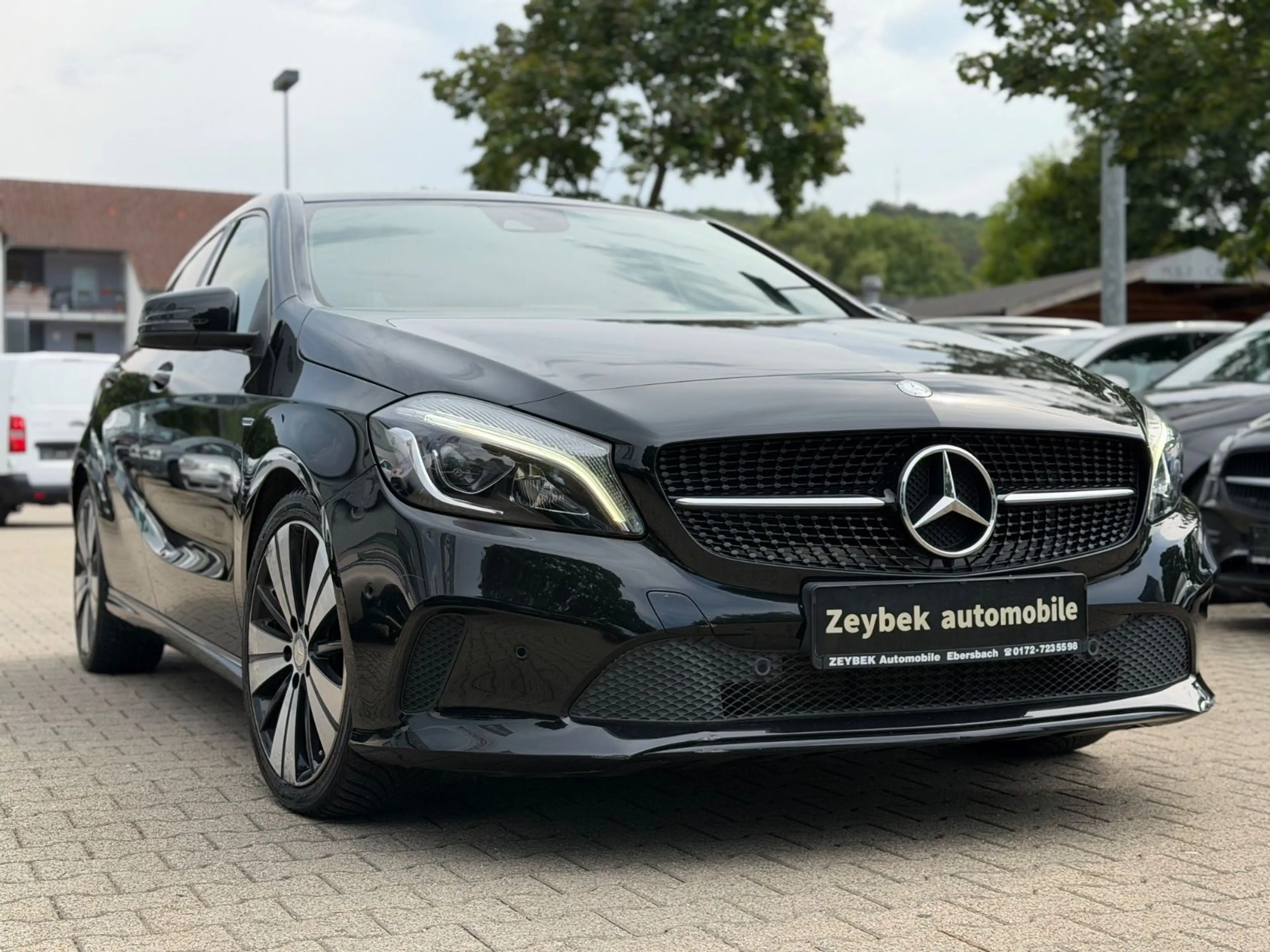 Mercedes-Benz A 200 d 4Matic /PANO /LEDER /NAVI /LED — photo 3