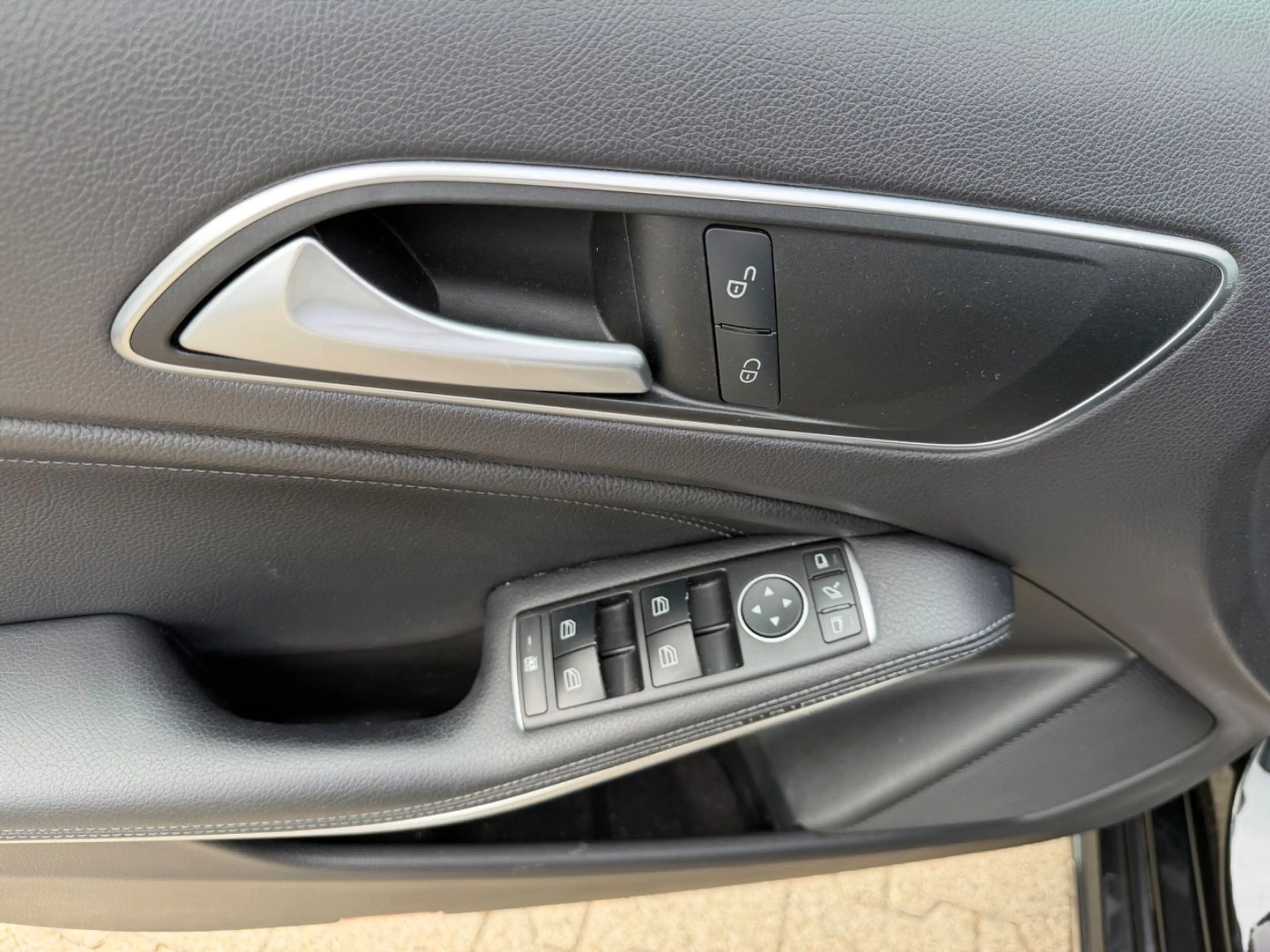 Mercedes-Benz A 200 d 4Matic /PANO /LEDER /NAVI /LED — photo 14