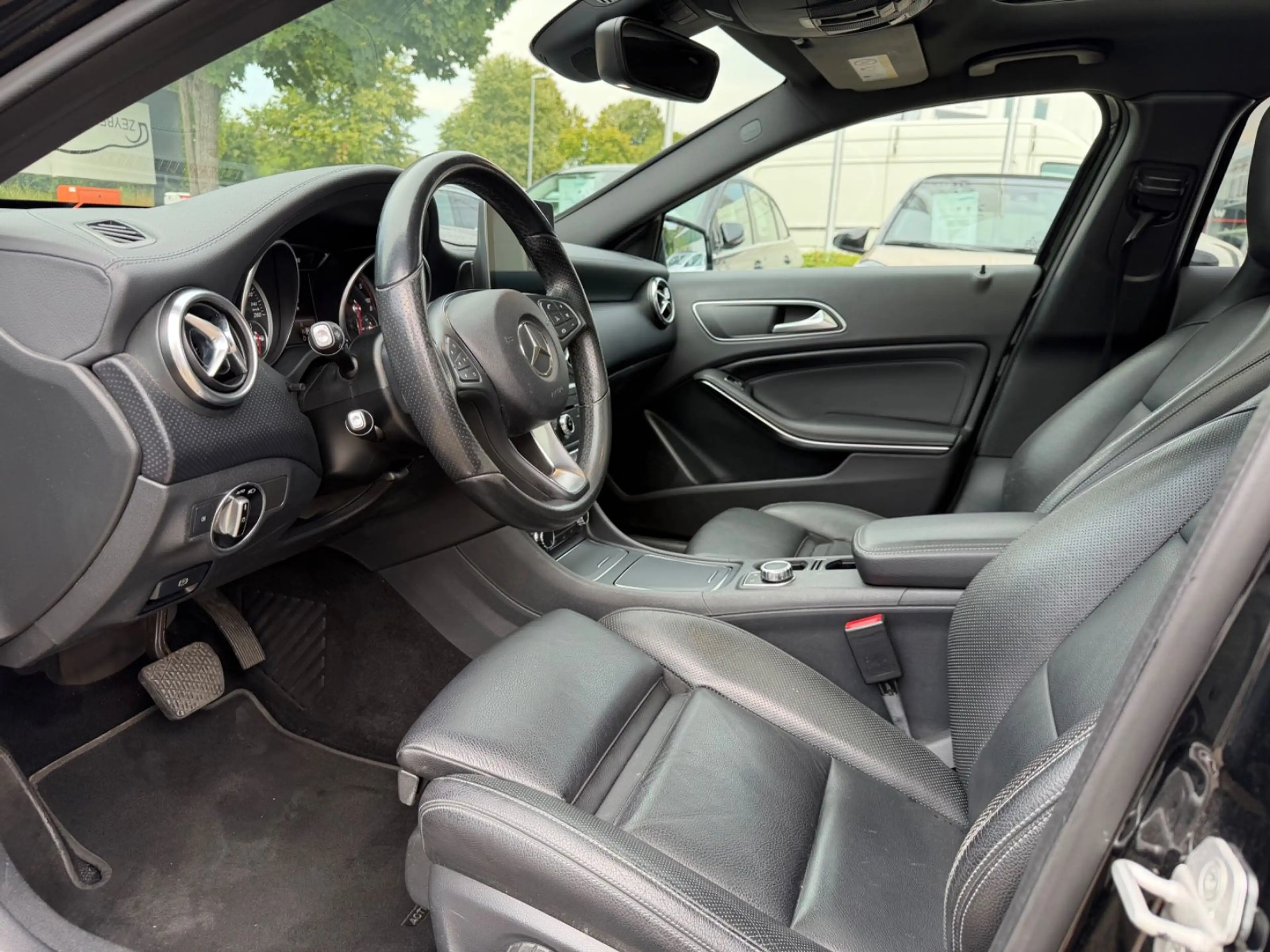 Mercedes-Benz A 200 d 4Matic /PANO /LEDER /NAVI /LED — photo 12