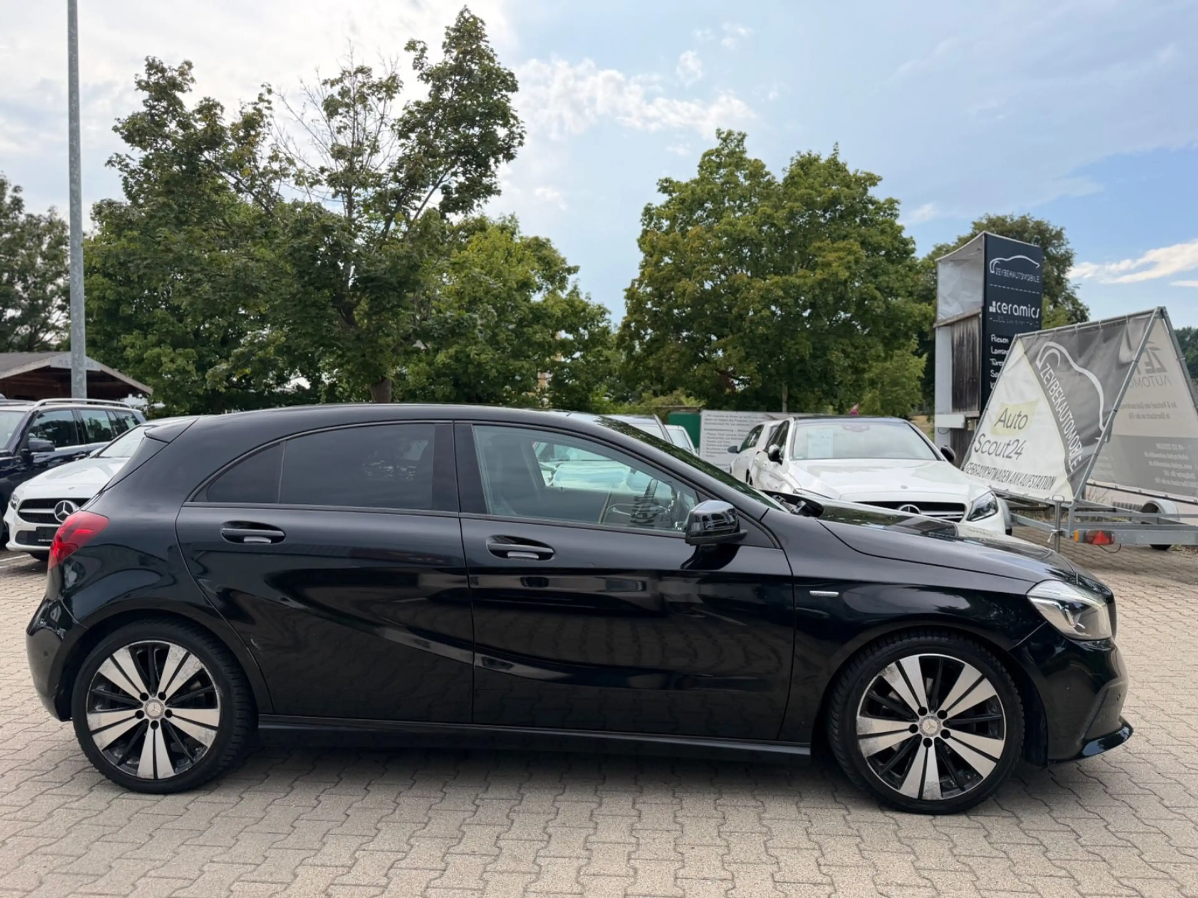 Mercedes-Benz A 200 d 4Matic /PANO /LEDER /NAVI /LED — photo 9
