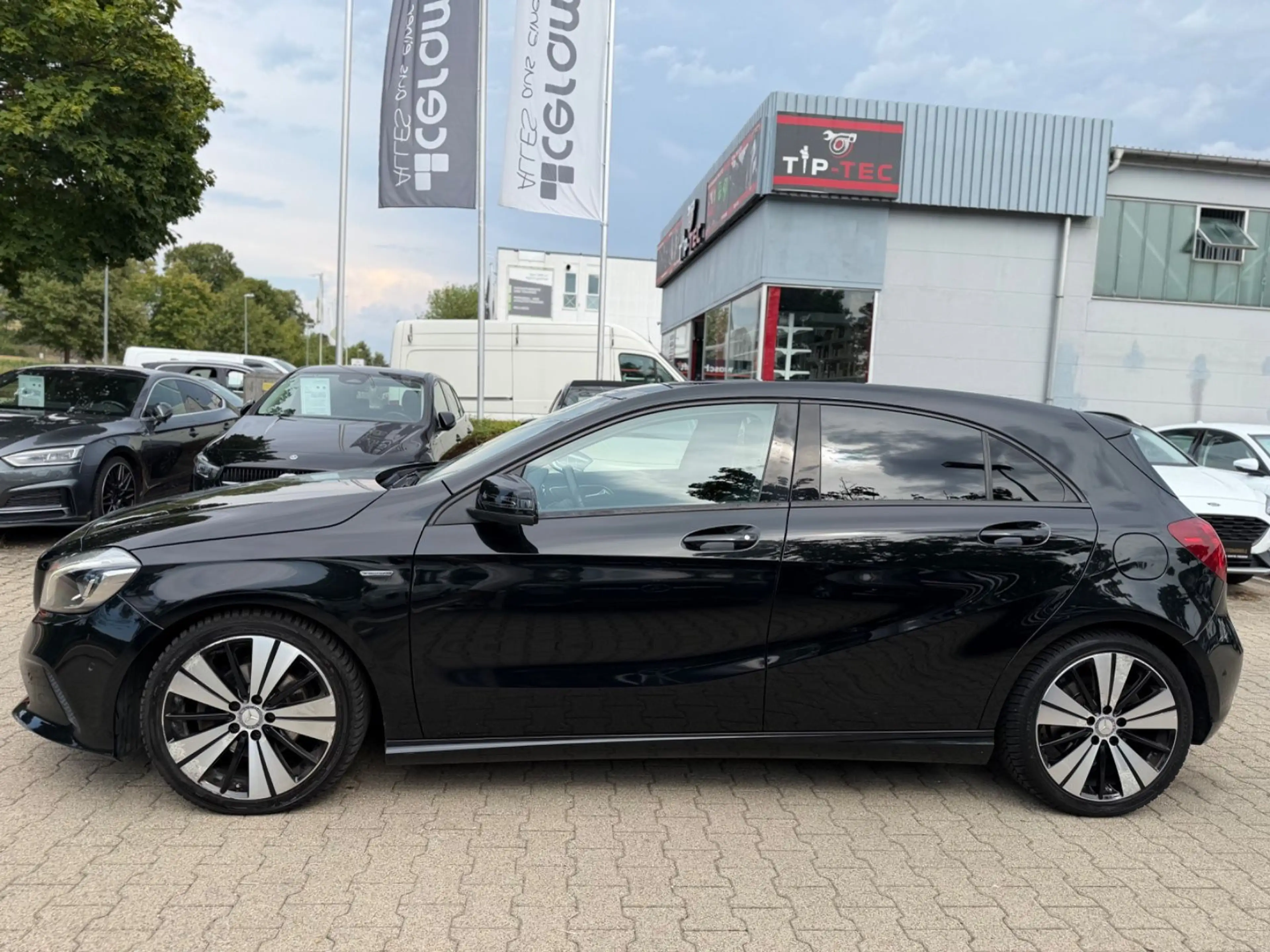 Mercedes-Benz A 200 d 4Matic /PANO /LEDER /NAVI /LED — photo 5