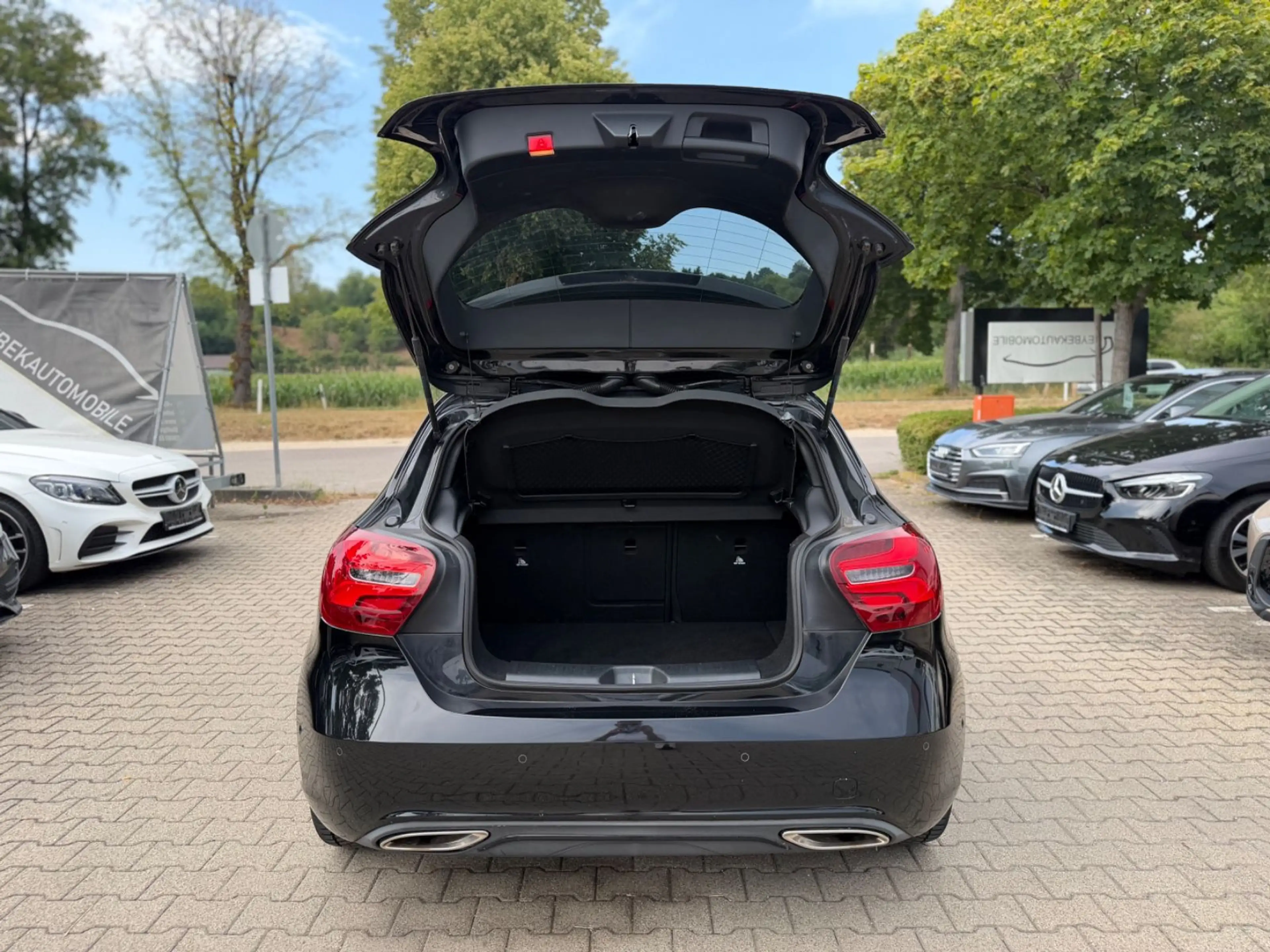 Mercedes-Benz A 200 d 4Matic /PANO /LEDER /NAVI /LED — photo 10