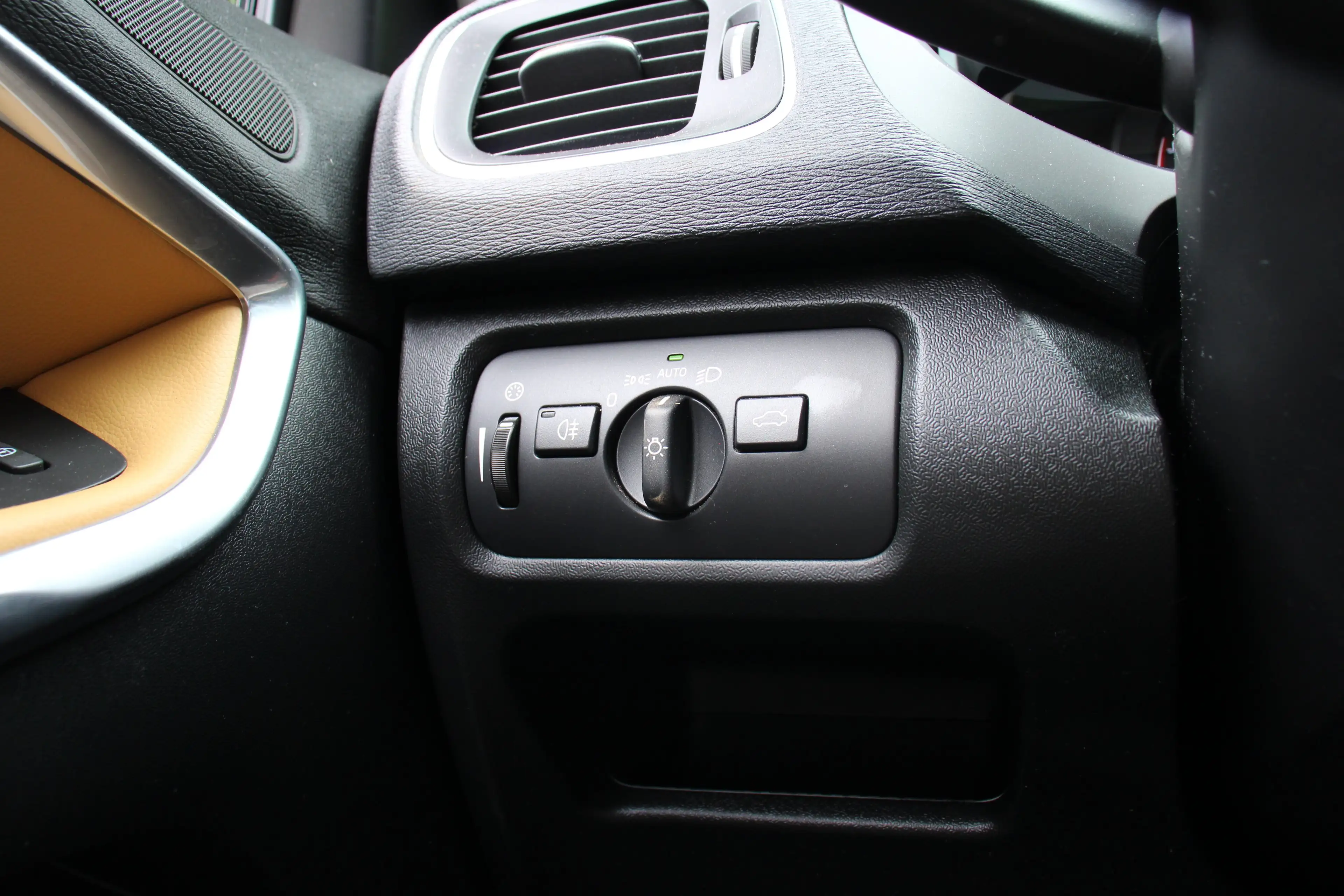 Volvo V40 Cross Country 1.5 T3 Polar+ Luxury | NL-AUTO! | DEALER OH! | LED — photo 13
