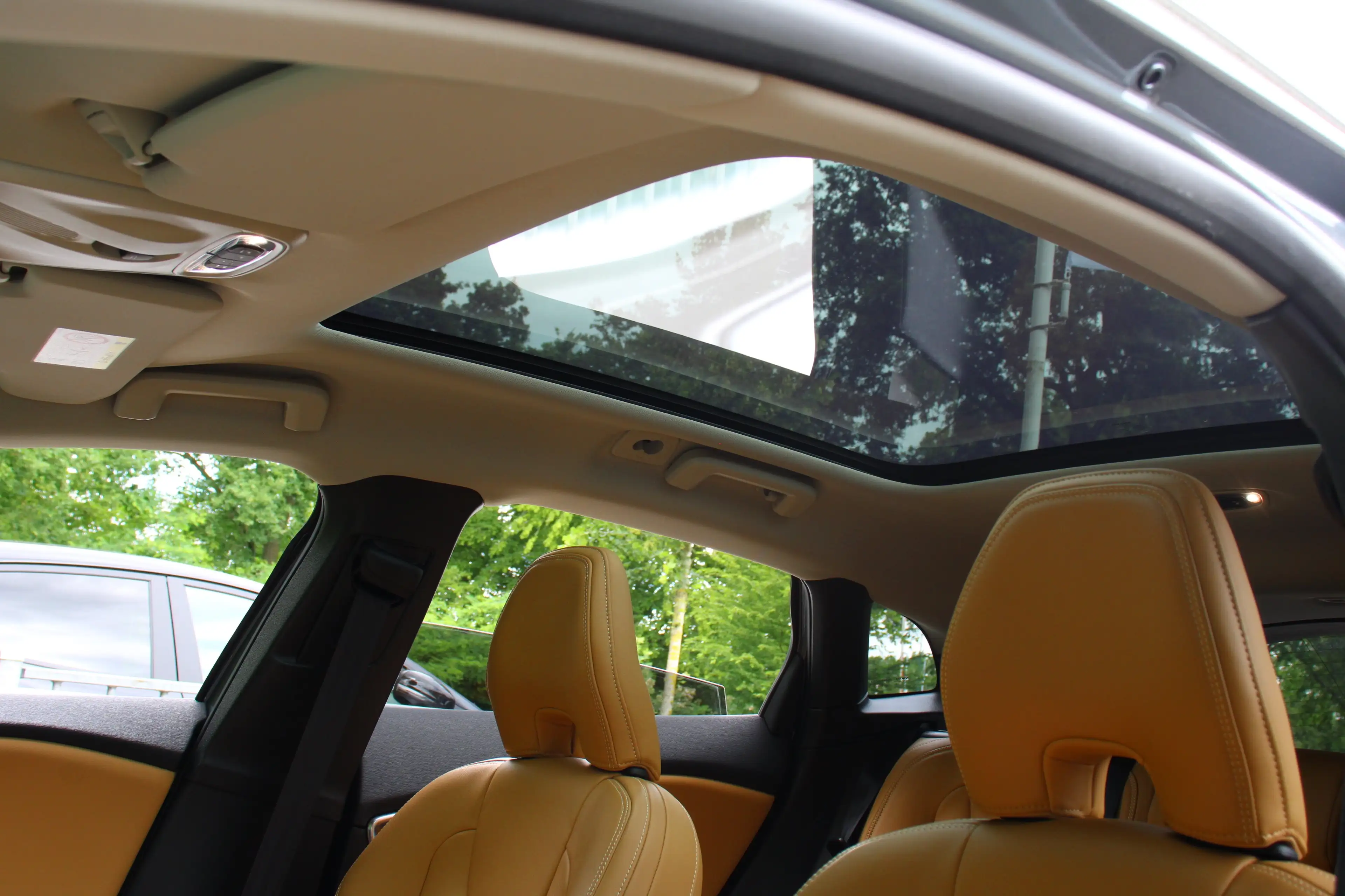 Volvo V40 Cross Country 1.5 T3 Polar+ Luxury | NL-AUTO! | DEALER OH! | LED — photo 8