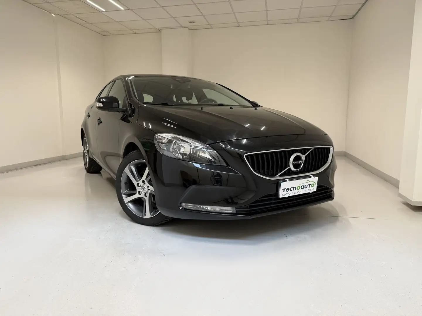 Volvo V40 V40 D2 Kinetic Nero - 2