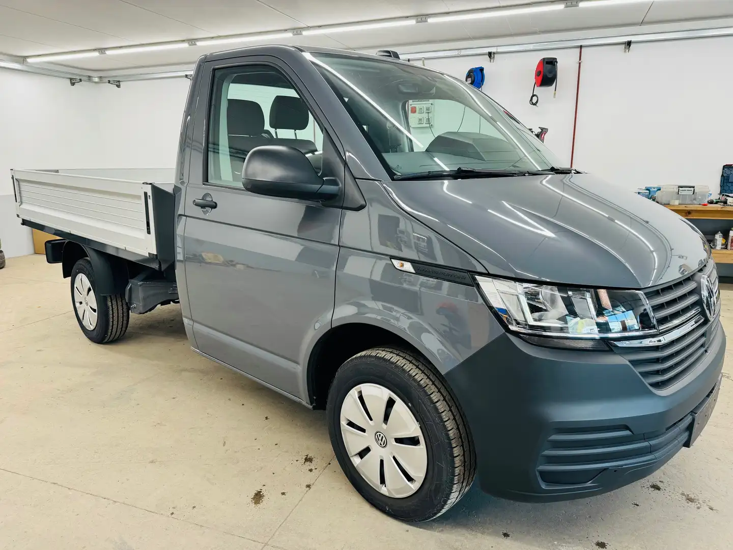 Volkswagen T6.1 Transporter 2.0 tdi Cassone Grigio - 1