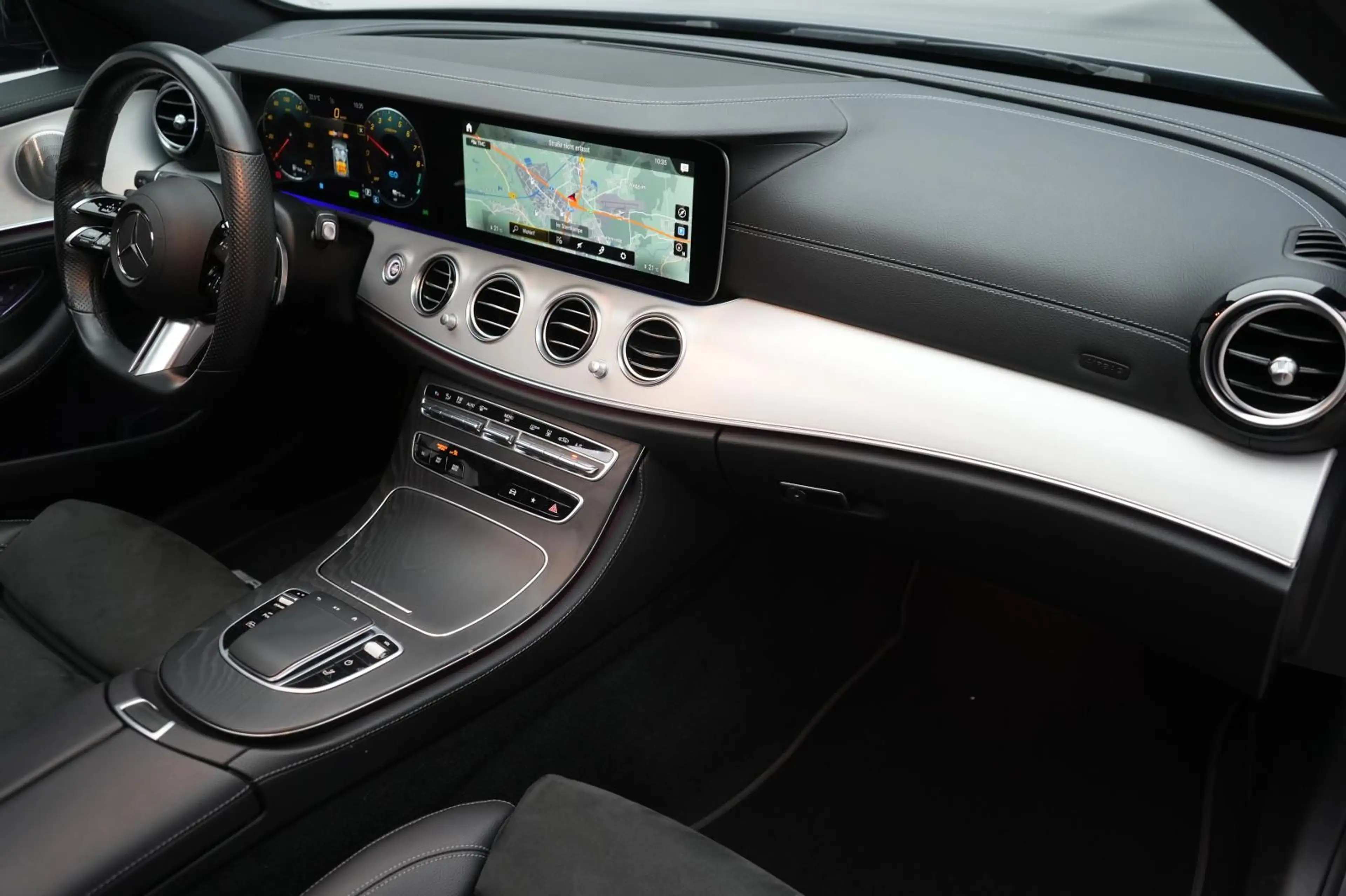 Mercedes-Benz E 300 e T 9G-Tronic AMG Line — photo 7