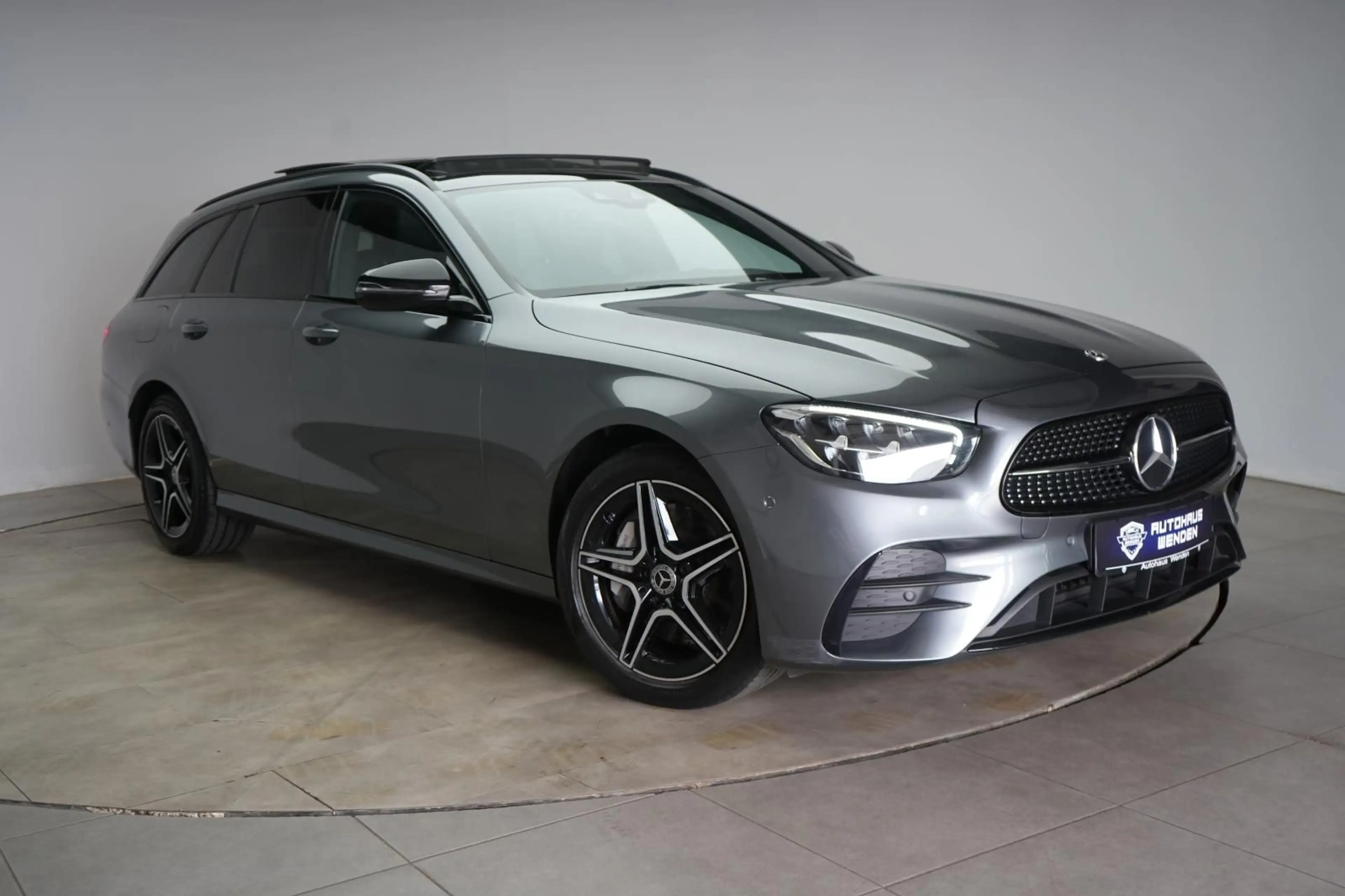 Mercedes-Benz E 300 e T 9G-Tronic AMG Line