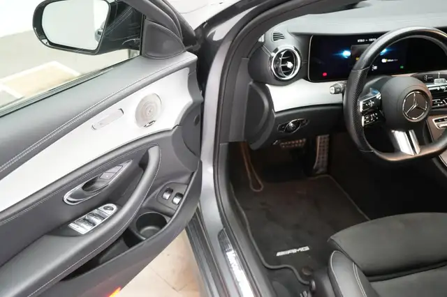 Mercedes-Benz 300 view 13