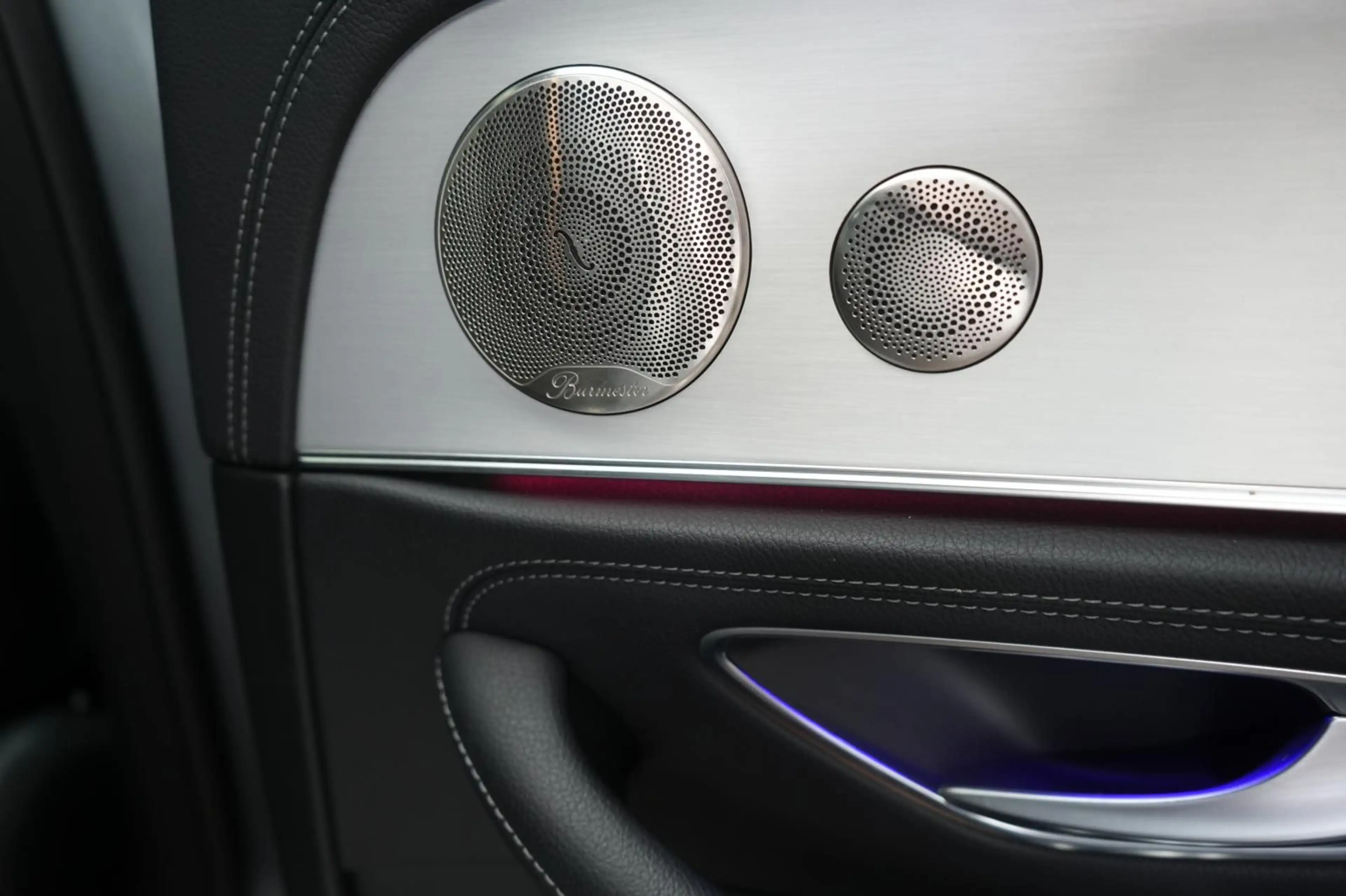 Mercedes-Benz E 300 e T 9G-Tronic AMG Line — photo 10