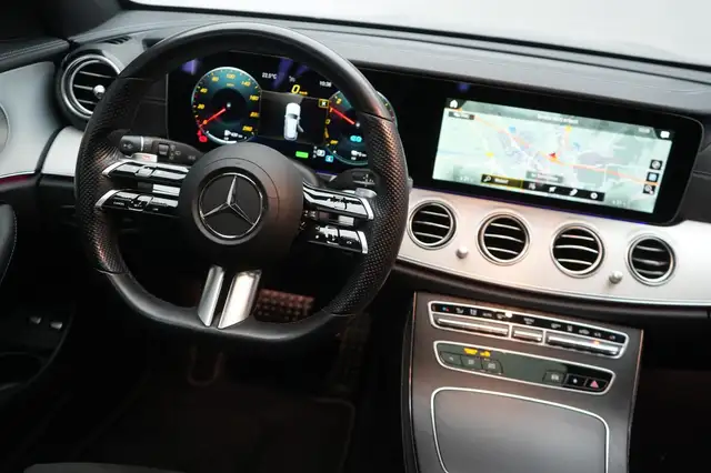 Mercedes-Benz 300 view 15