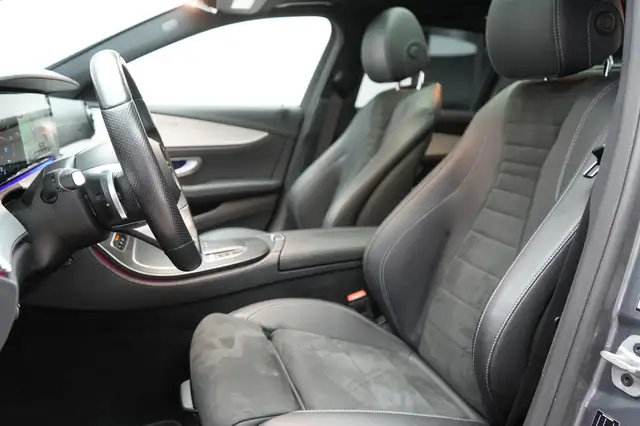 Mercedes-Benz 300 view 12