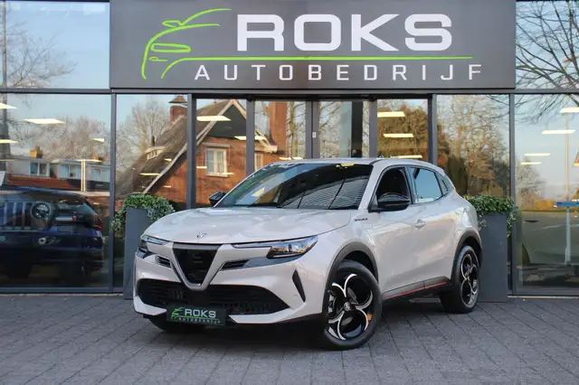 Alfa Romeo Junior 1.2 Turbo Hybrid Ibrida Speciale