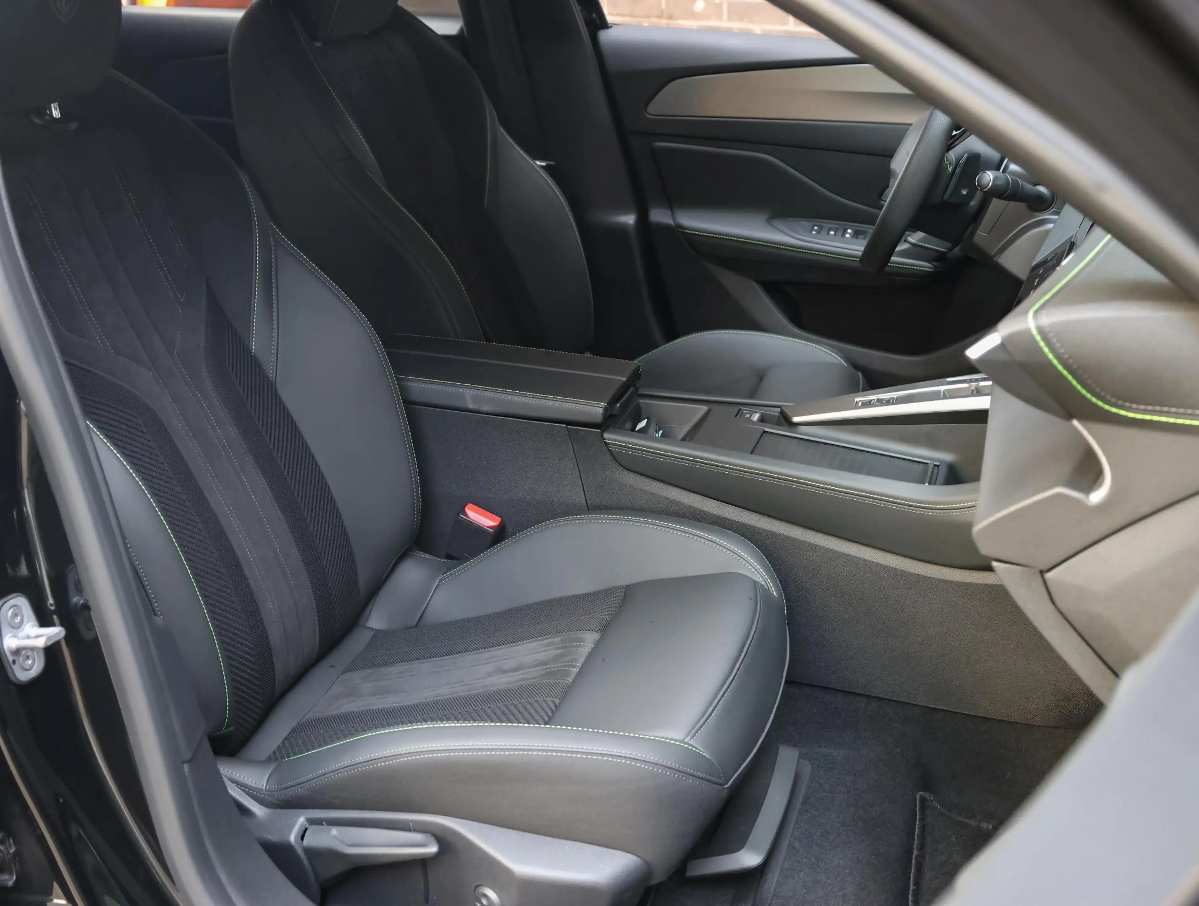 Peugeot 308 e-308 SW GT 58 kWh 156pk | ACCU 98% | Tot 8 jaar g — photo 11