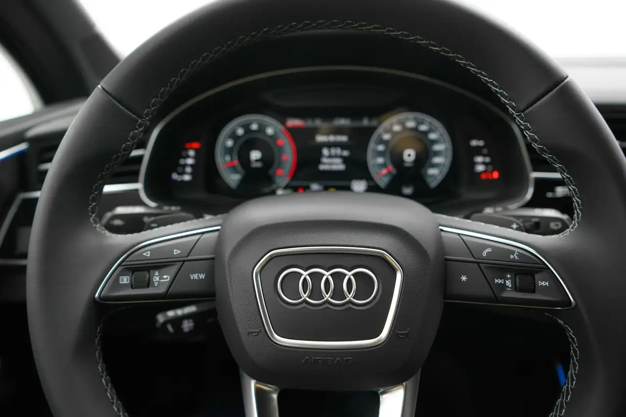 Audi Q7 снимка Audi Q7