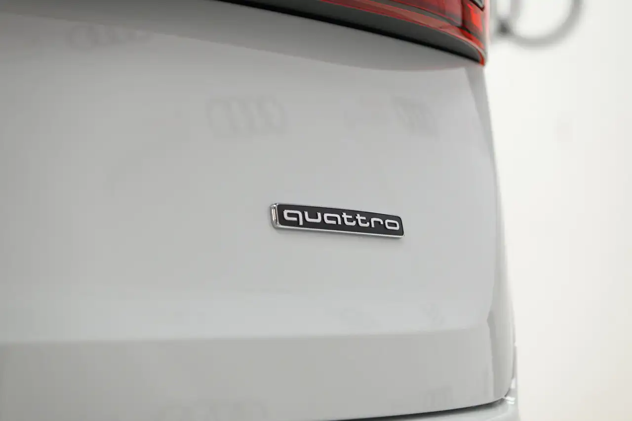 Audi Q7 снимка Audi Q7