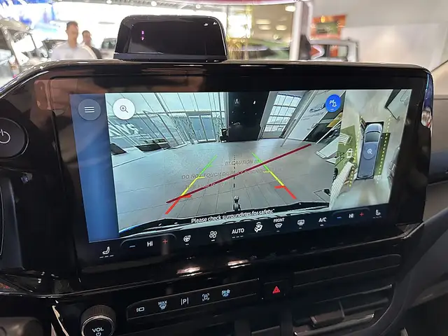 Ford Tourneo Custom Bus Elektro 160kW 340 L1H1 RWD Titanium X Ansicht 8