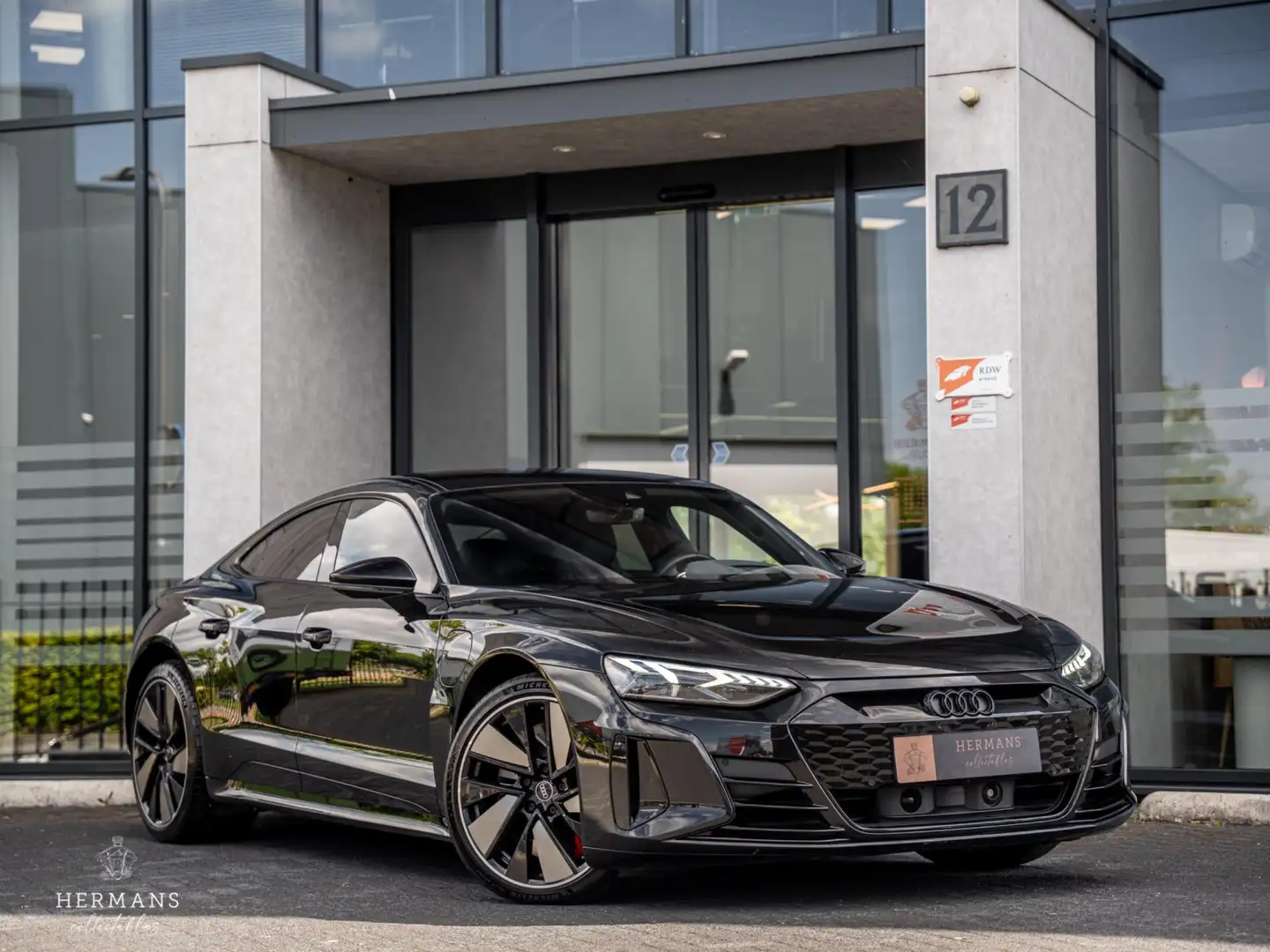 Audi RS e-tron GT 93 kWh / Ceramic / Dynamic Plus / HUD / B&O / Mass Schwarz - 1