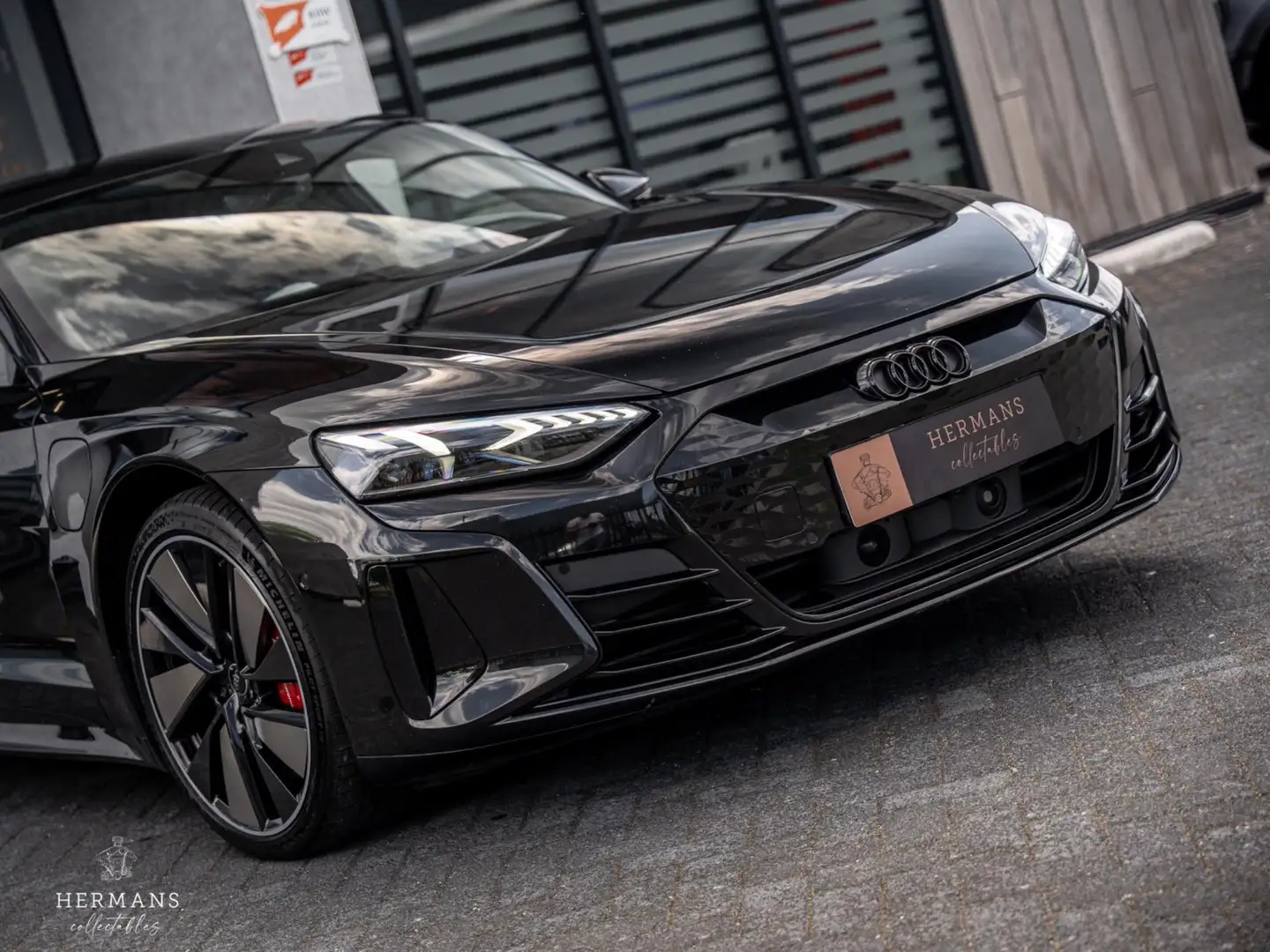 Audi RS e-tron GT 93 kWh / Ceramic / Dynamic Plus / HUD / B&O / Mass Schwarz - 2