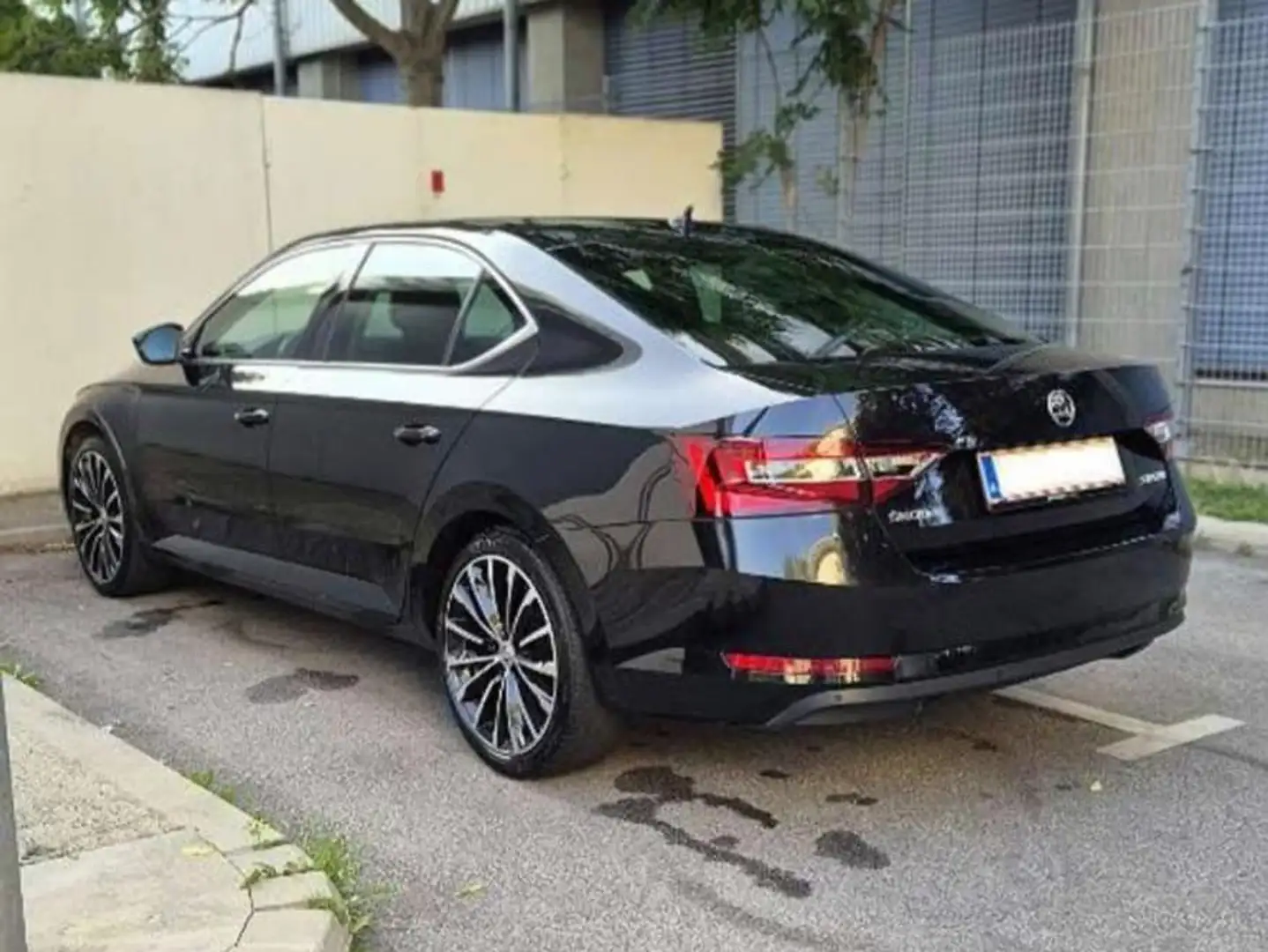 Skoda Superb 2,0 TDI  DSG * PANO* LED* NEUES PICKERL* - 2