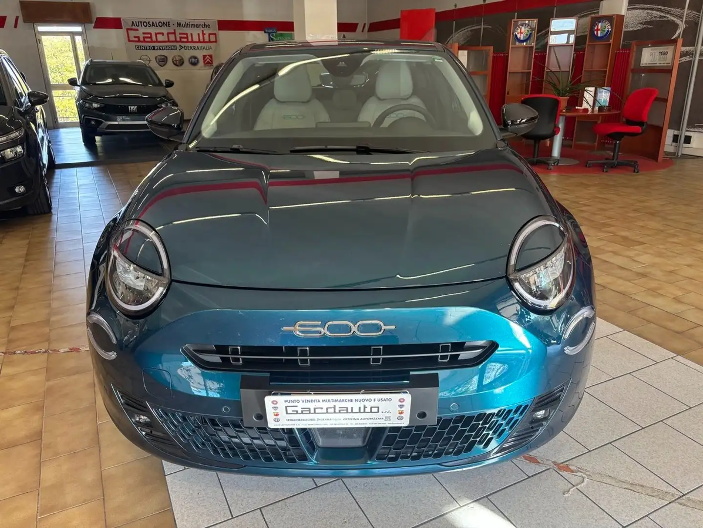 Fiat 600 600 IV 2023 1.2 hybrid La Prima 110cv auto Blu/Azzurro - 1