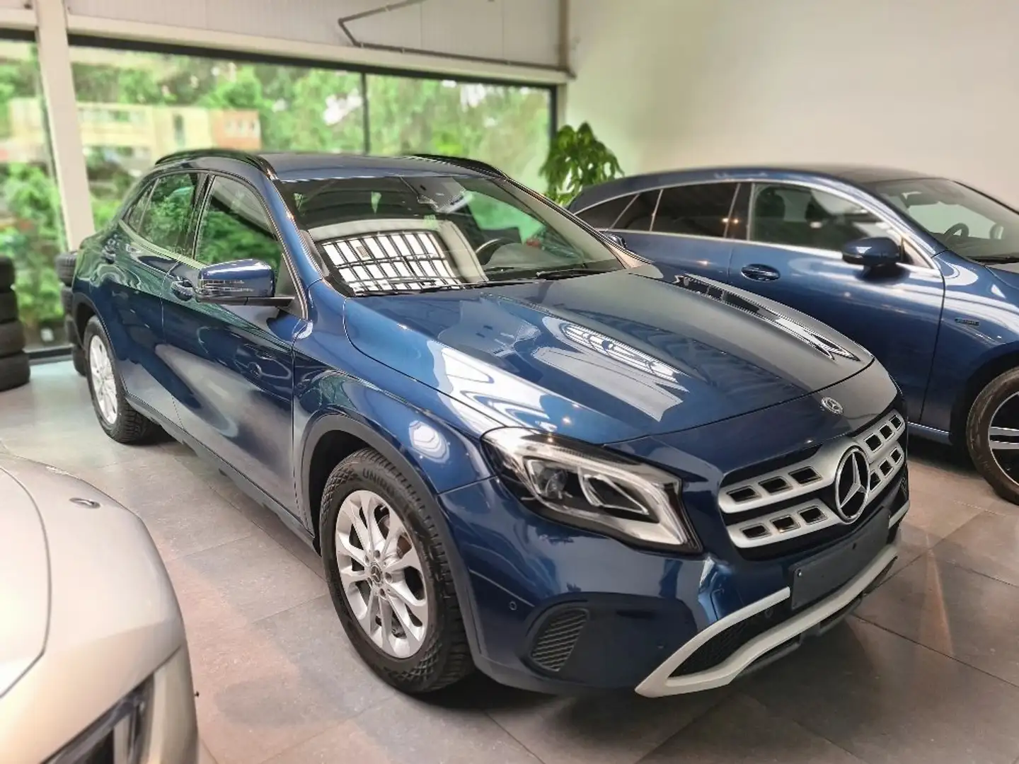 Mercedes-Benz GLA 200 d Business Solution (EU6.2) Синій - 2