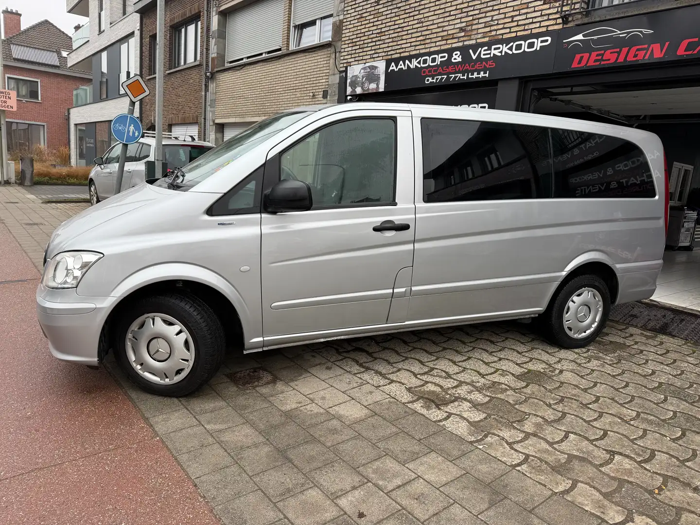 Mercedes-Benz Vito 9 Place Airco*Très bon Conditions*Garantie 1an* Argent - 1