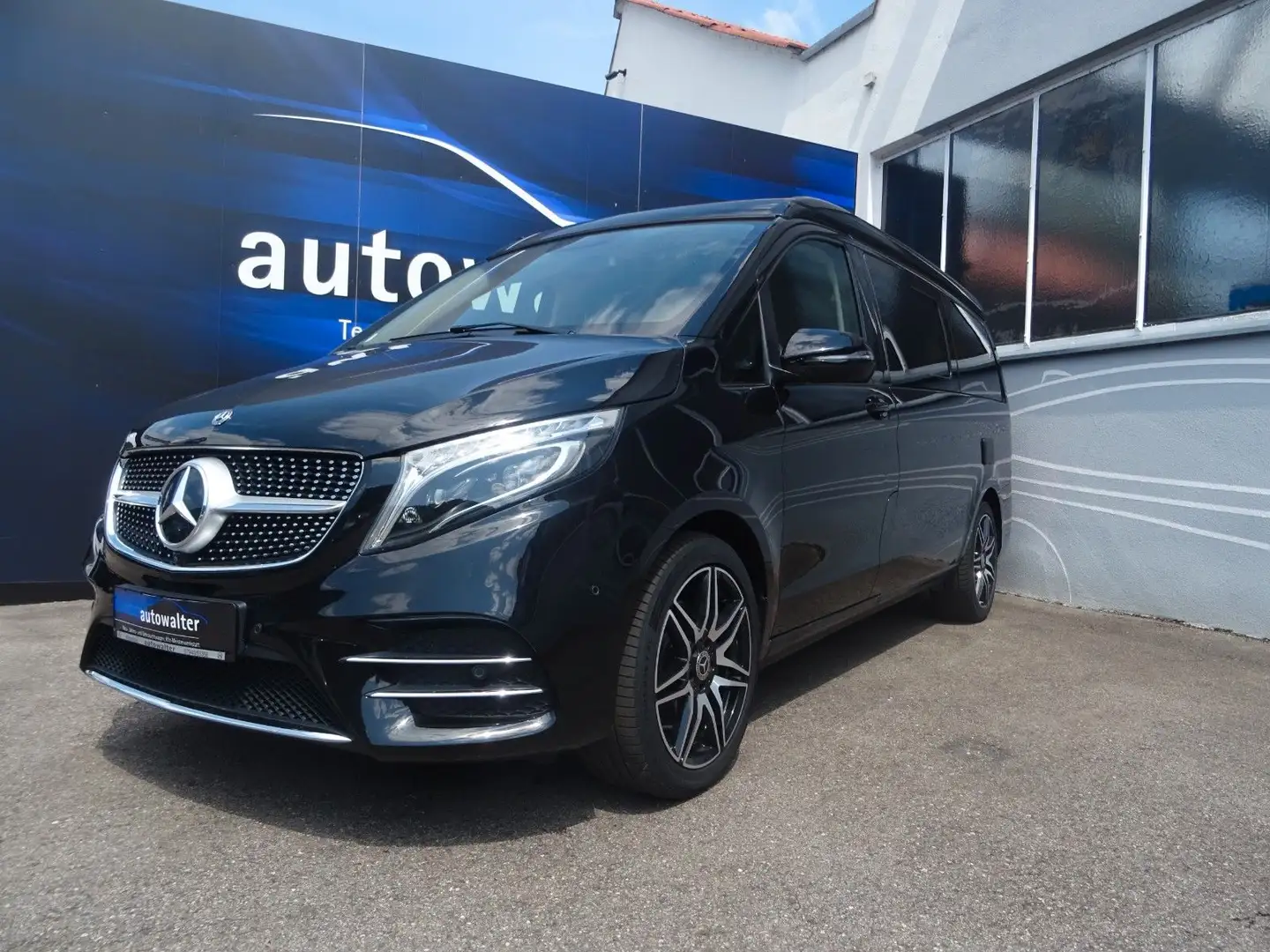 Mercedes-Benz V 300 4 Matic Marco Polo lang AMG line Schwarz - 1