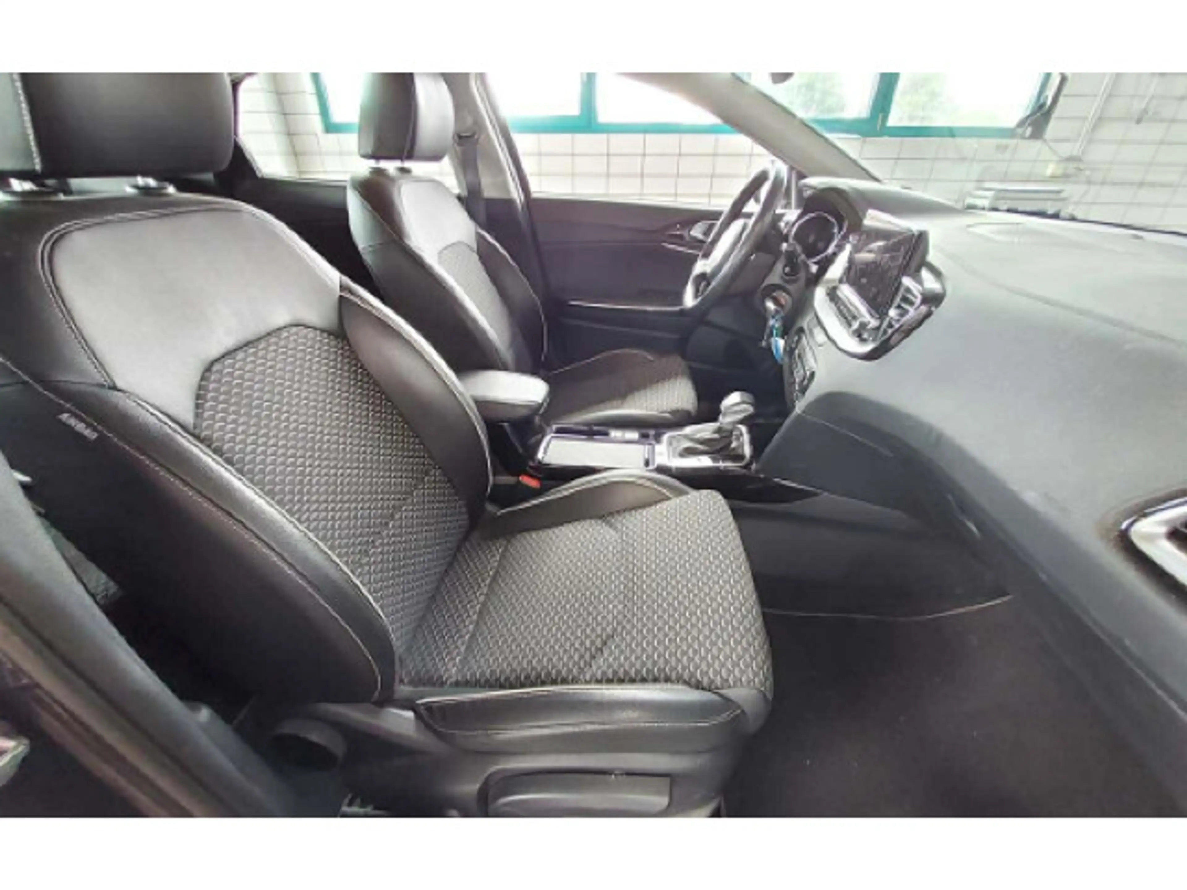 Kia XCeed (2019->) Spirit — photo 4