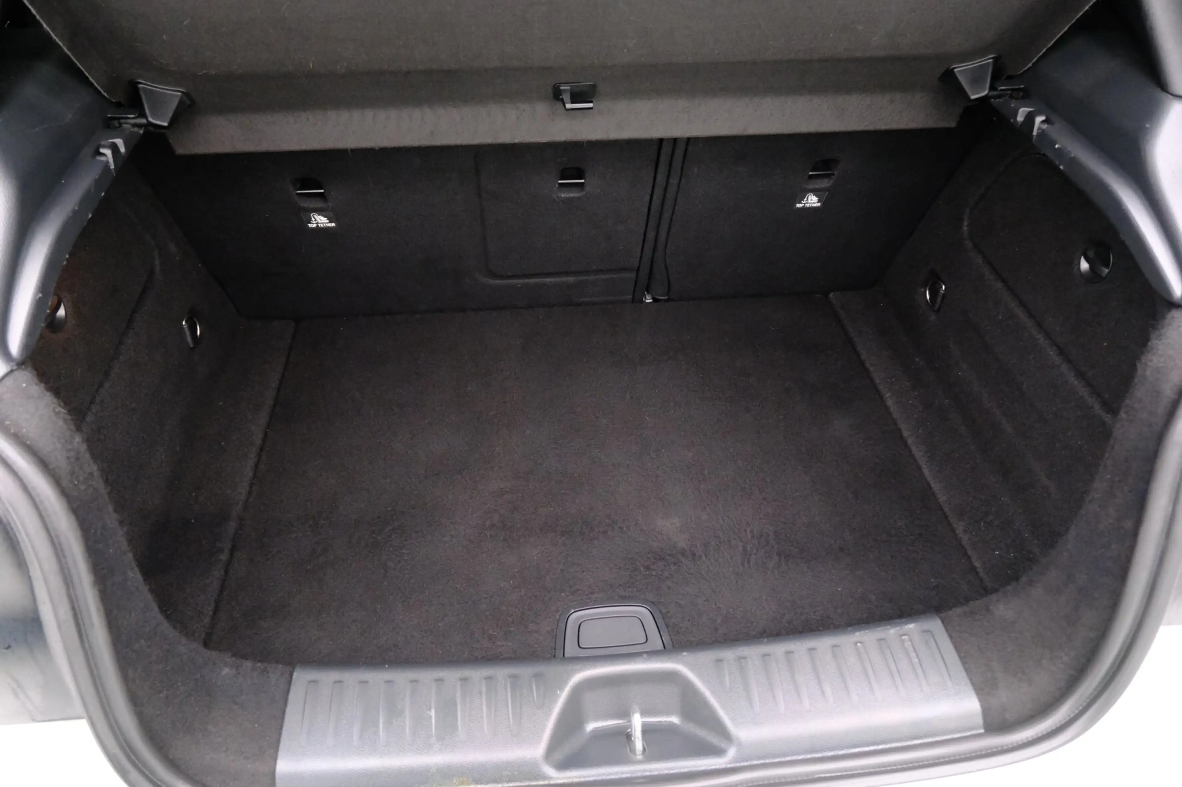 Mercedes-Benz A 180 Ambition Aut. AMG Line Pano|Xenon|Leder-alcantara| — photo 12